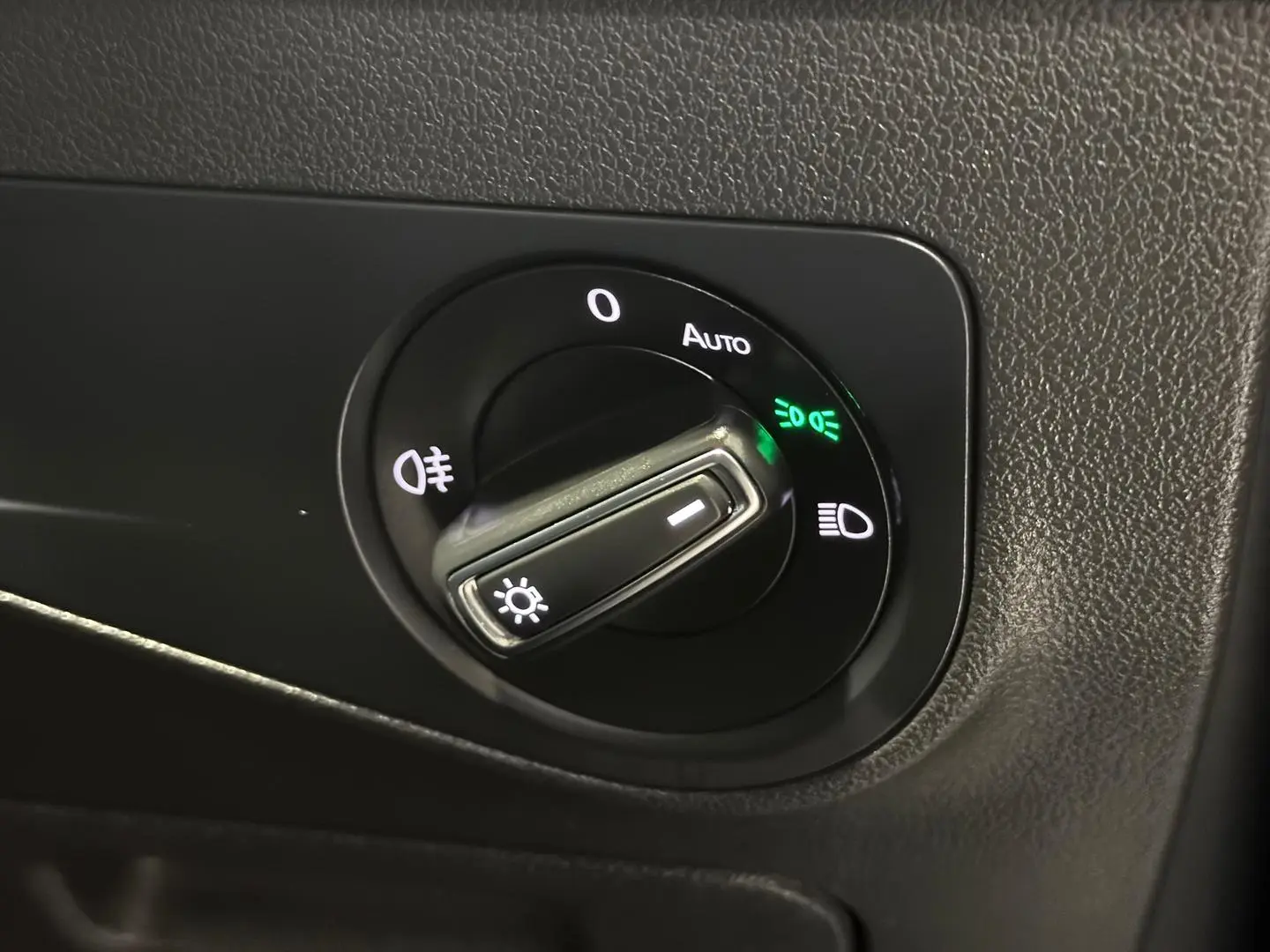 2023 Volkswagen Tiguan Gallery Image 25