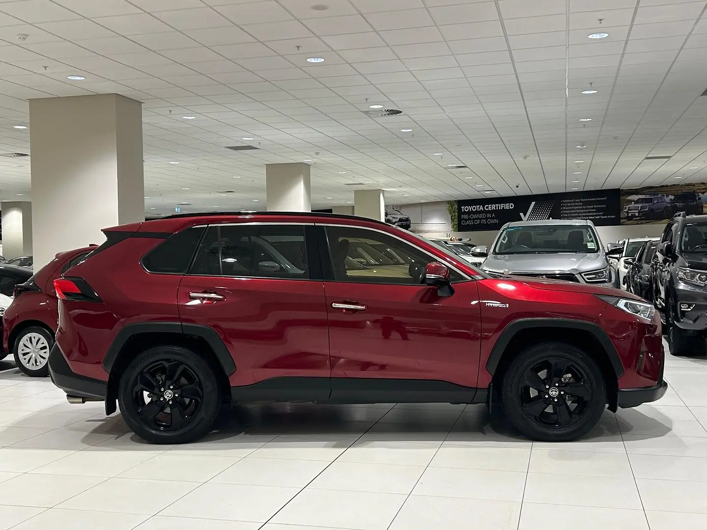 2021 Toyota RAV4 Gallery Image 2