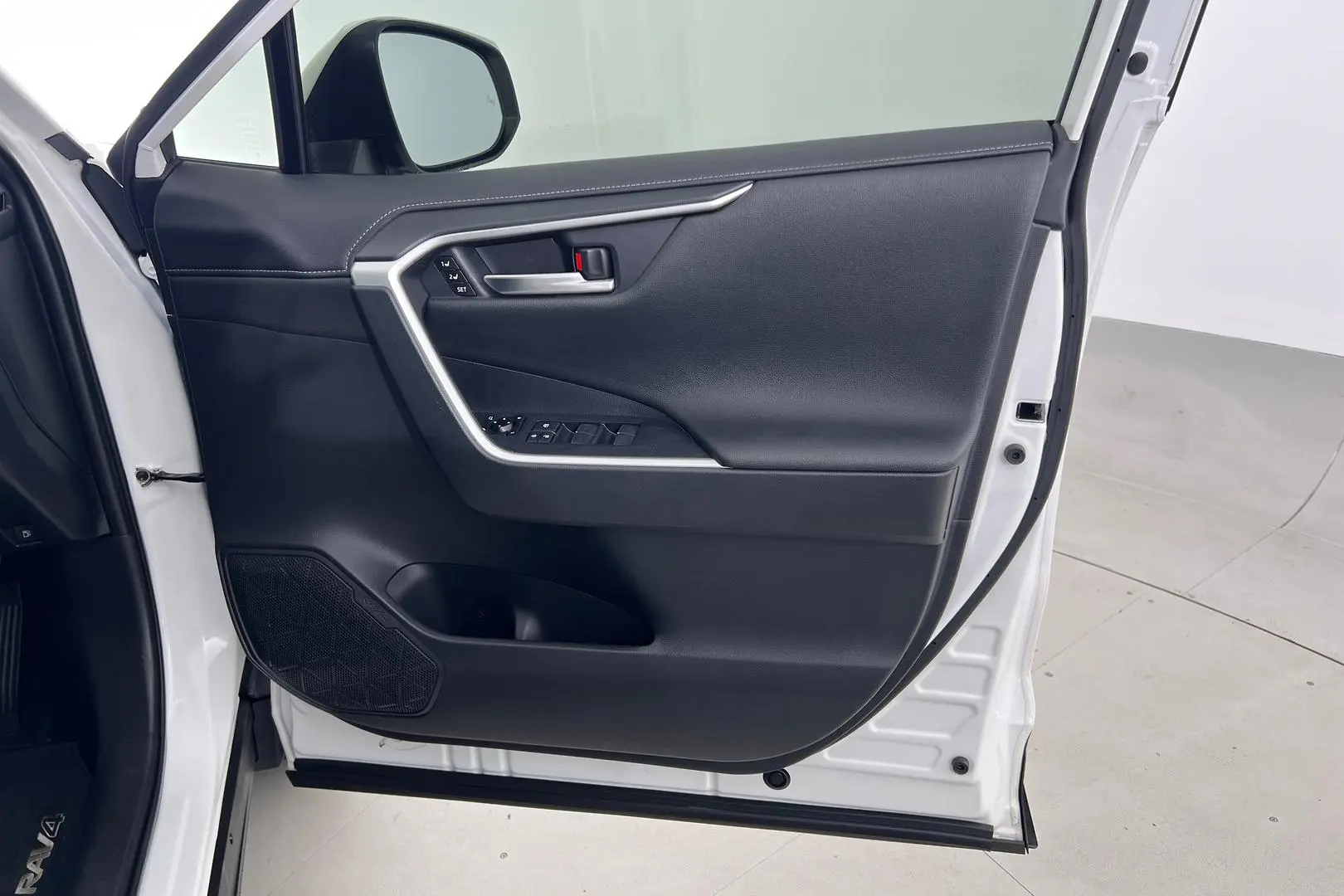 2019 Toyota RAV4 Gallery Image 14