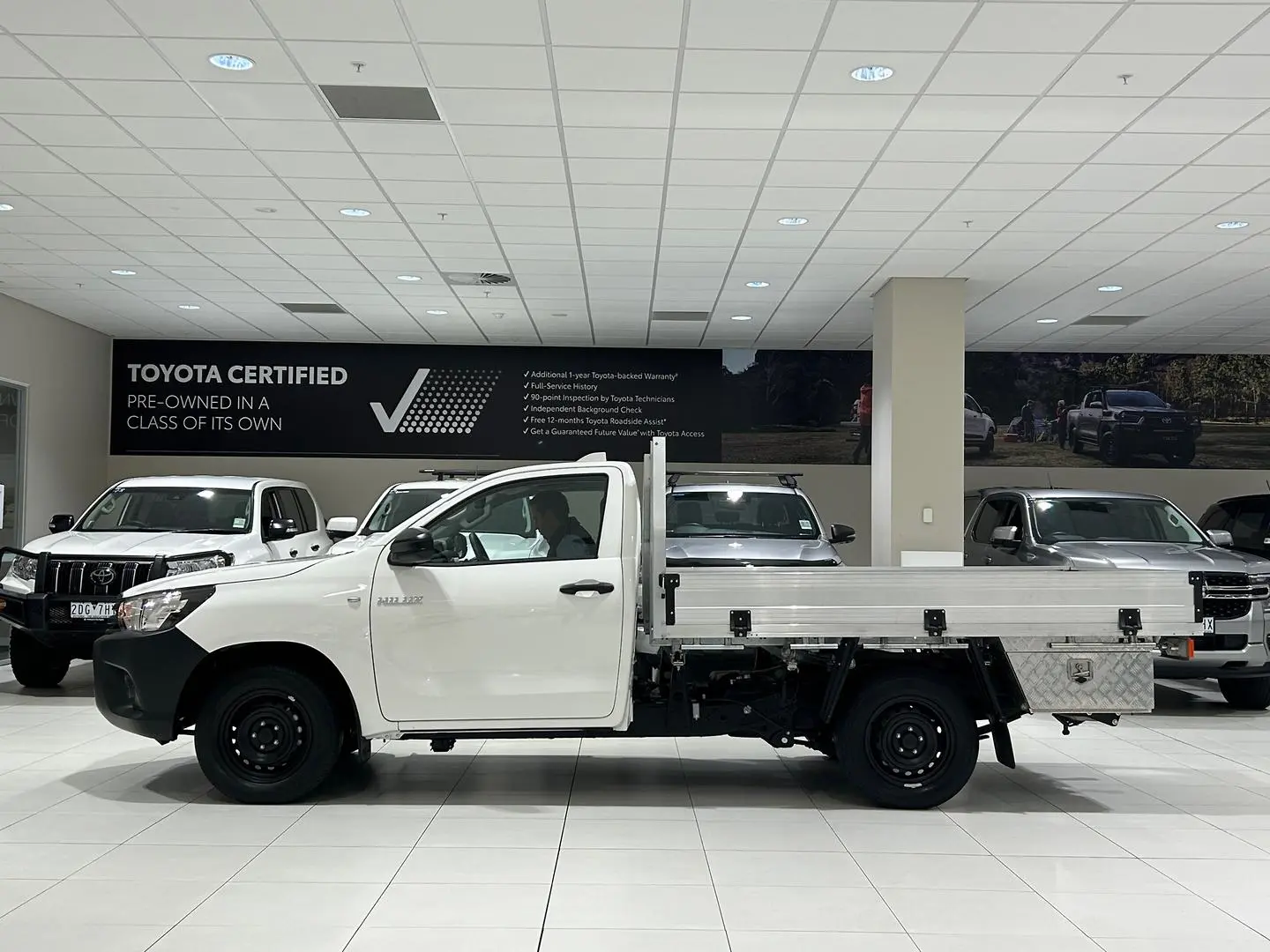 2024 Toyota Hilux Gallery Image 6