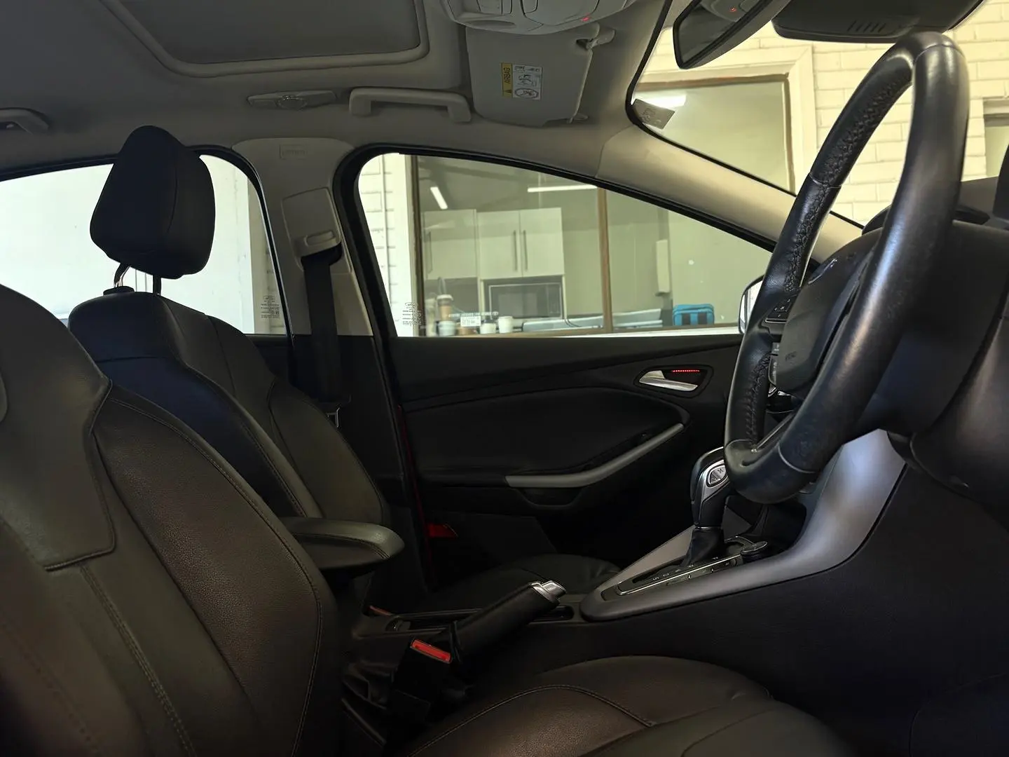 2017 Ford Focus Gallery Image 12