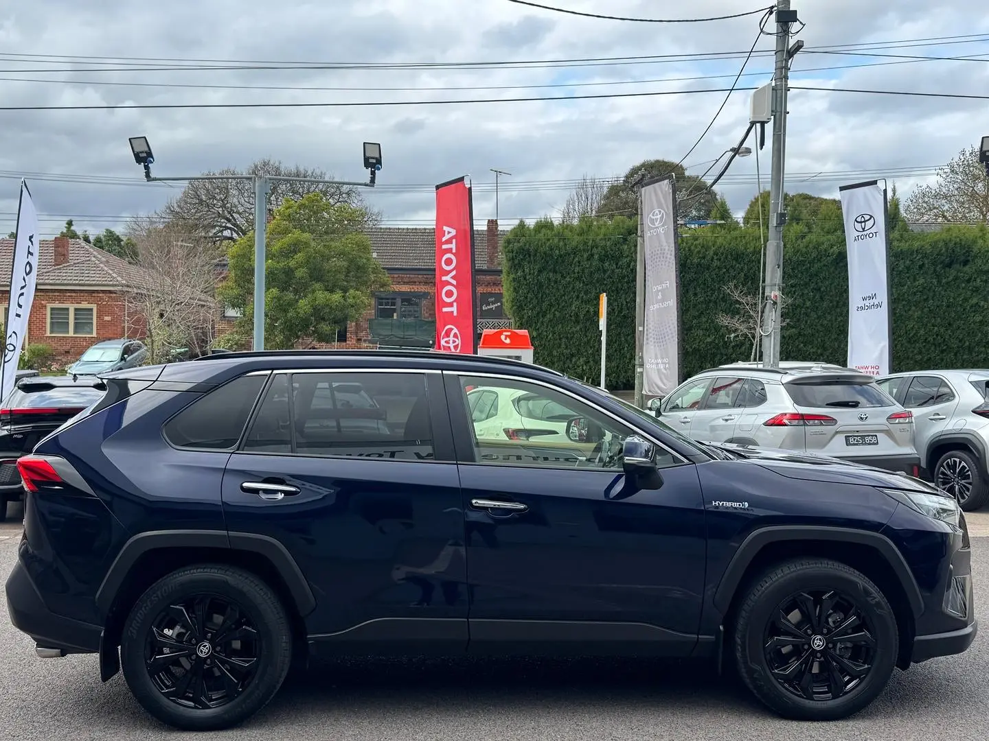 2022 Toyota RAV4 Gallery Image 3