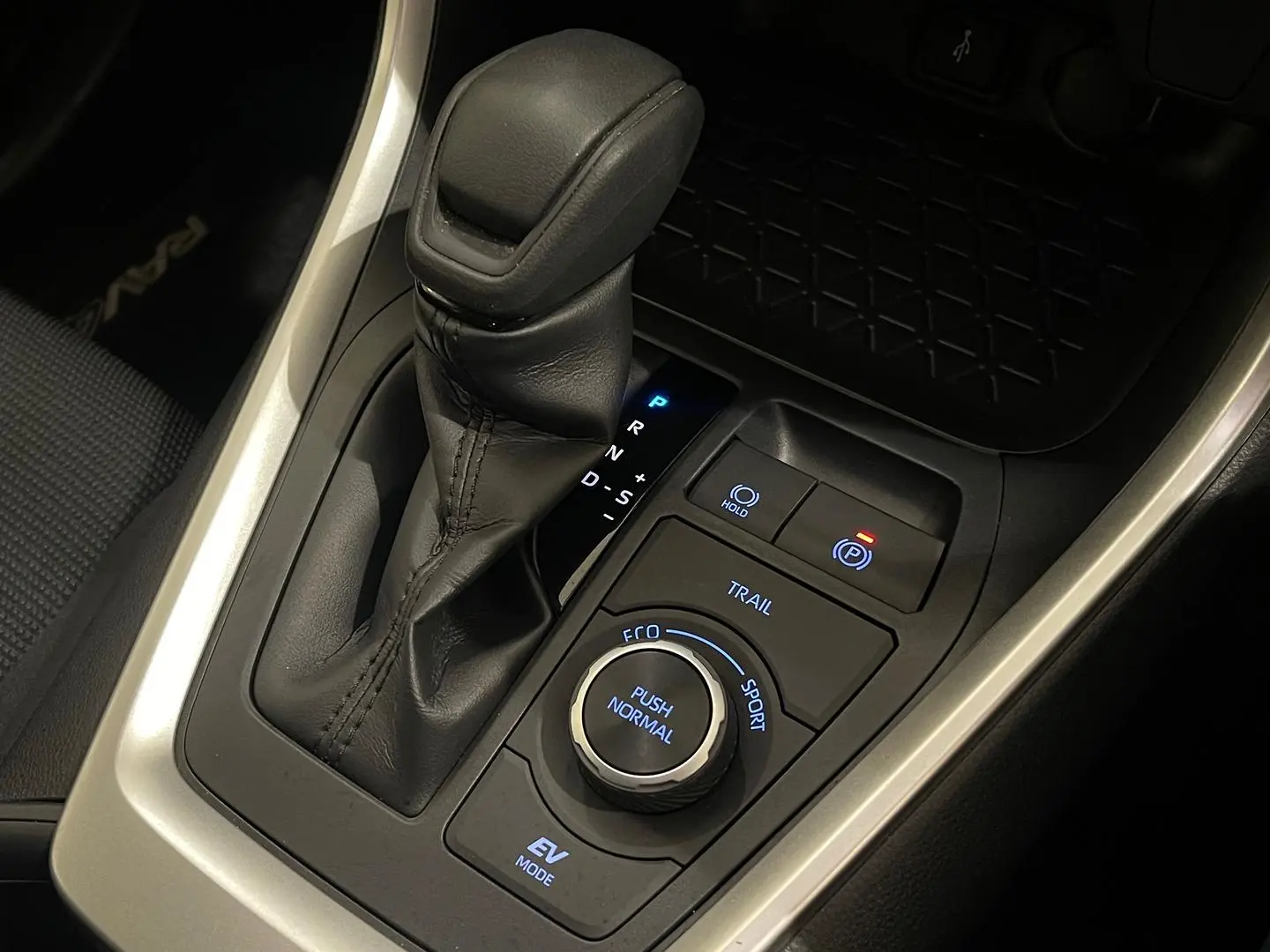 2023 Toyota RAV4 Gallery Image 19