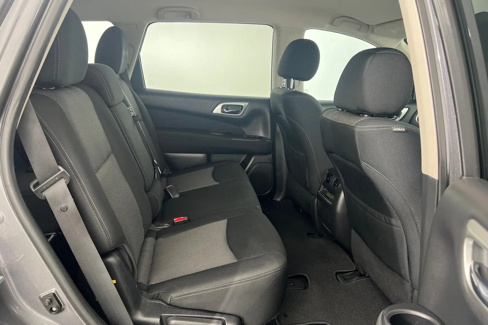 2017 Nissan Pathfinder Gallery Image 19