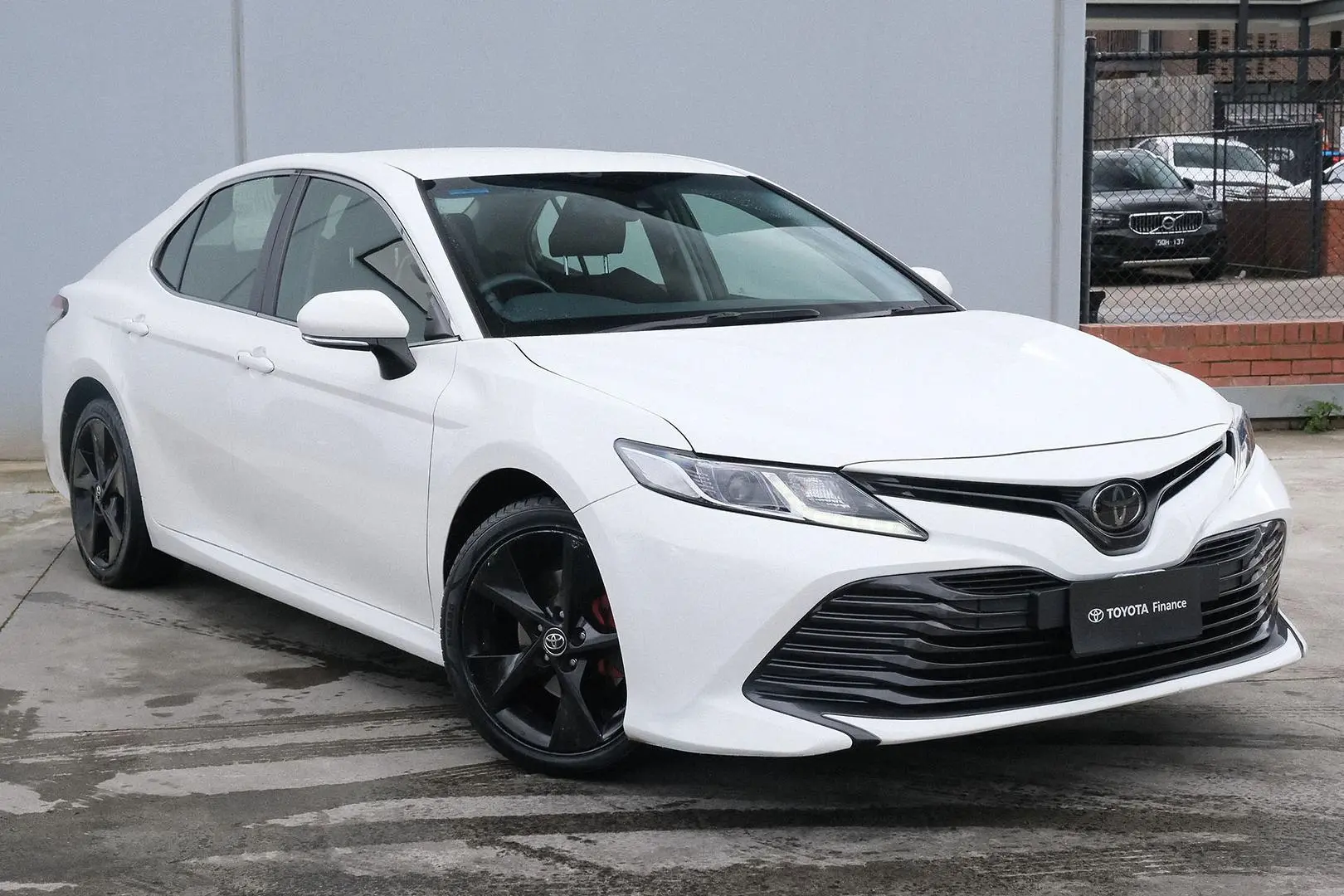 2019 Toyota Camry Gallery Image 1