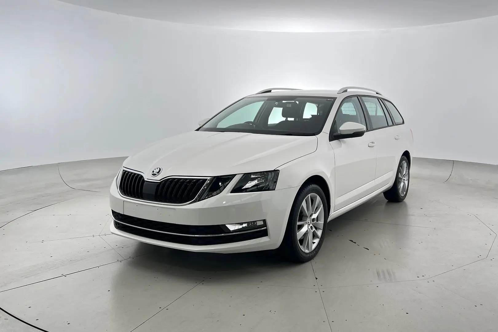 2020 SKODA Octavia Gallery Image 3