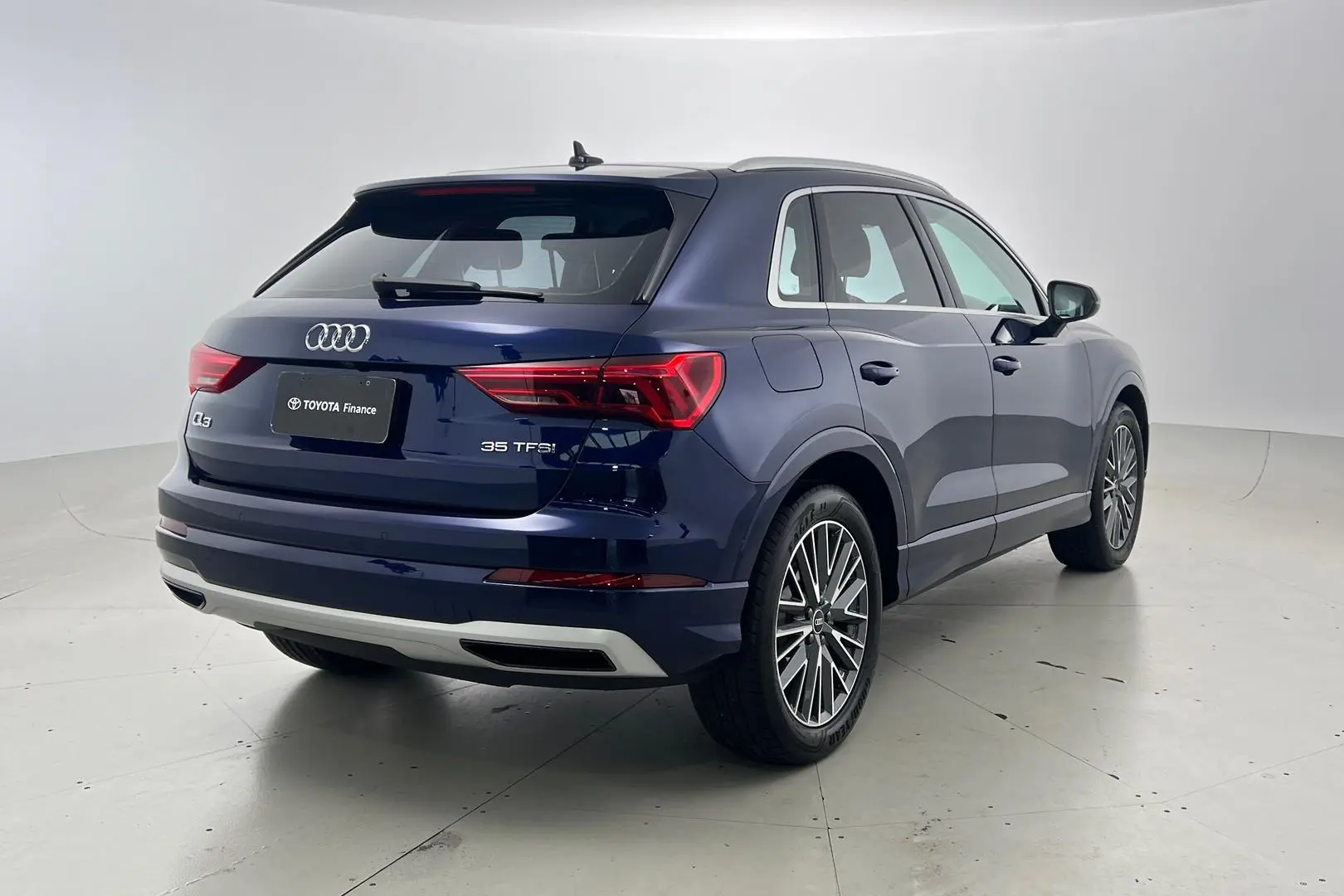 2021 Audi Q3 Gallery Image 4