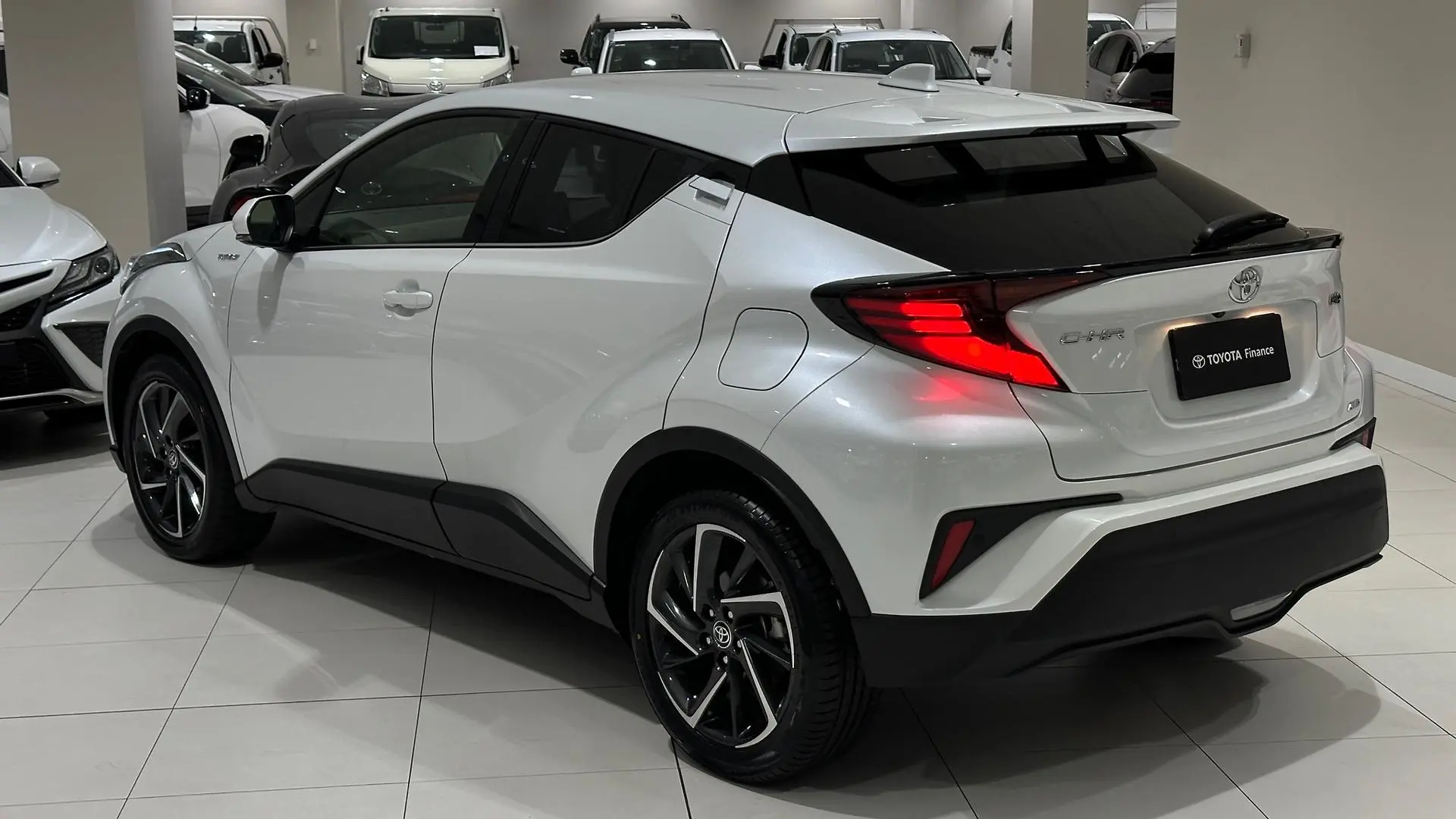 2022 Toyota C-HR Gallery Image 8