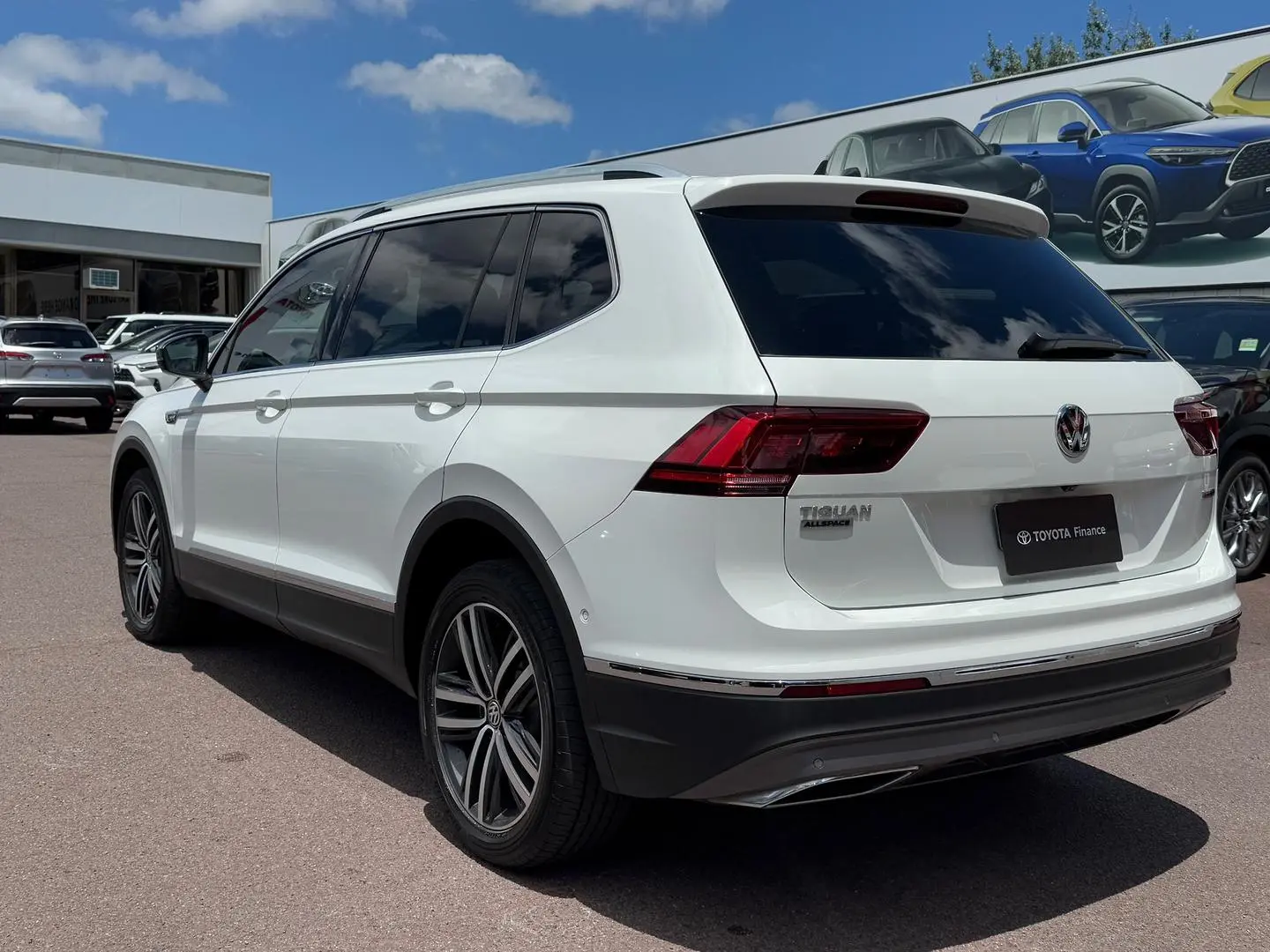 2018 Volkswagen Tiguan Gallery Image 7