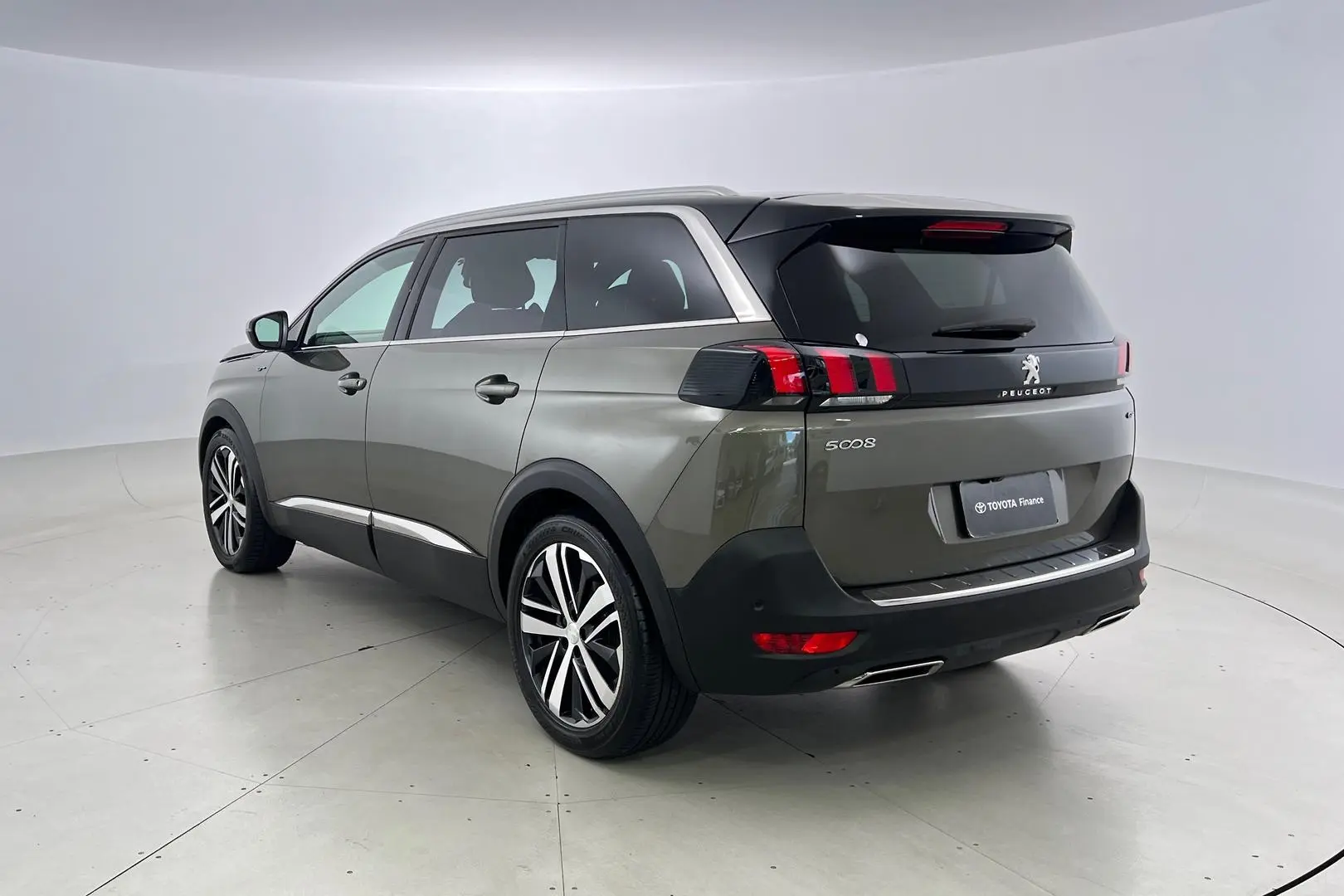 2019 Peugeot 5008 Gallery Image 6