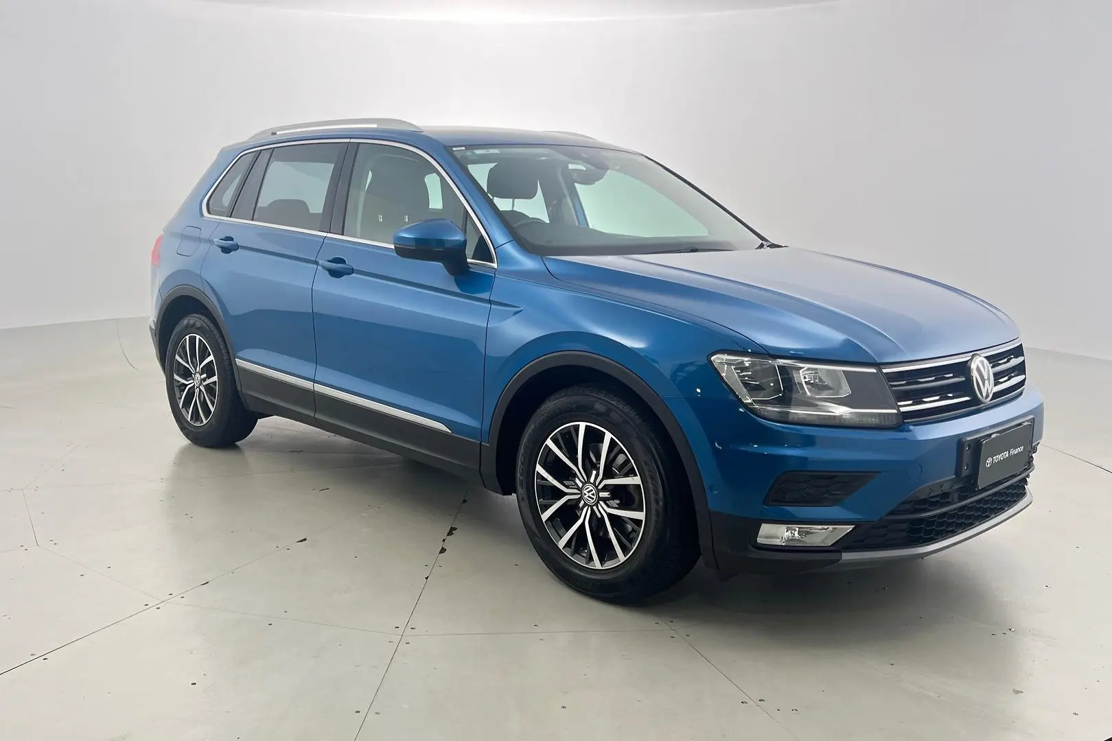 2016 Volkswagen Tiguan Gallery Image 1