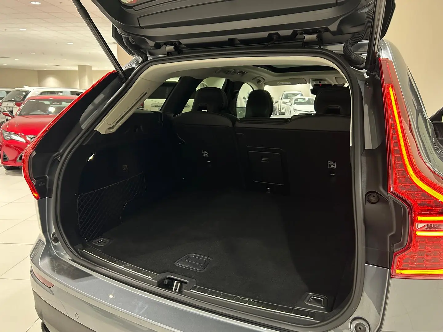 2020 Volvo XC60 Gallery Image 11