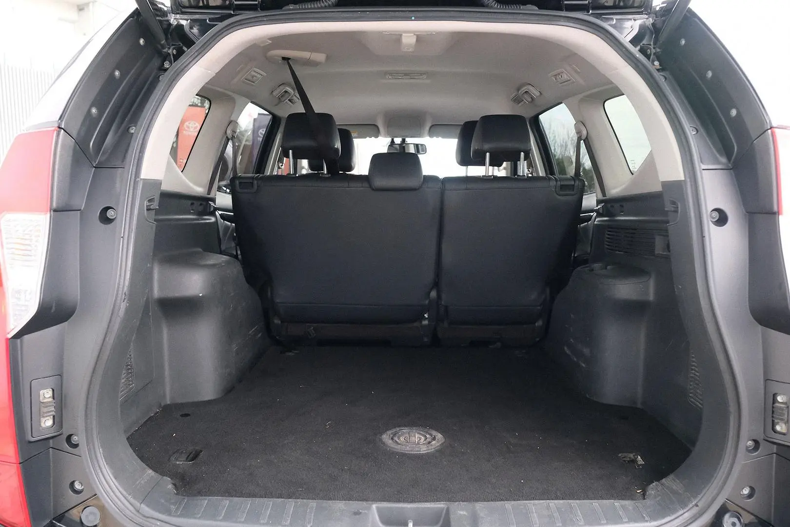 2018 Mitsubishi Pajero Sport Gallery Image 10