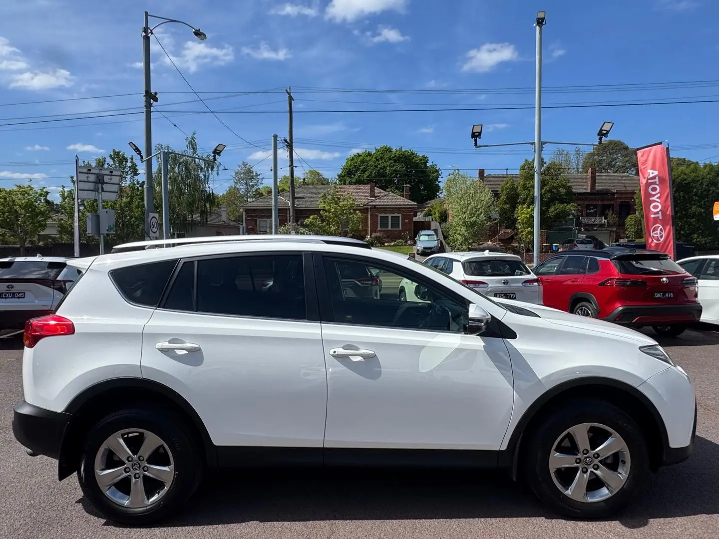 2015 Toyota RAV4 Gallery Image 3