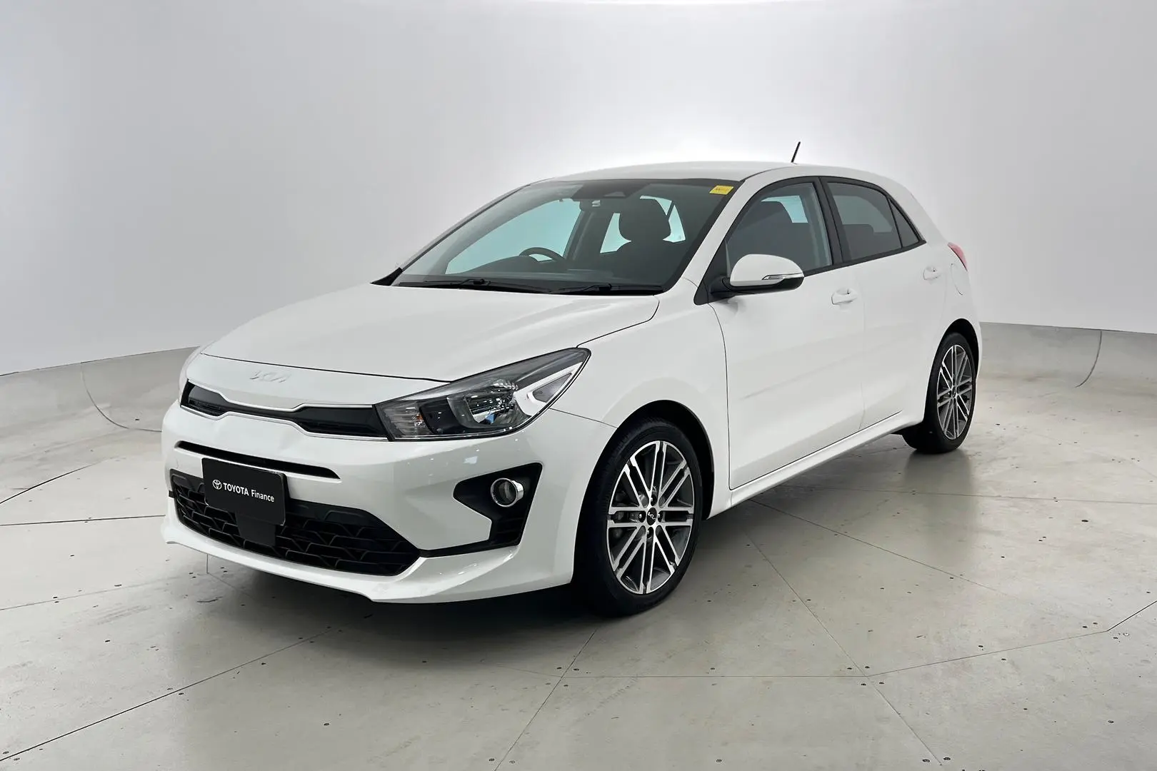 2022 Kia Rio Gallery Image 8