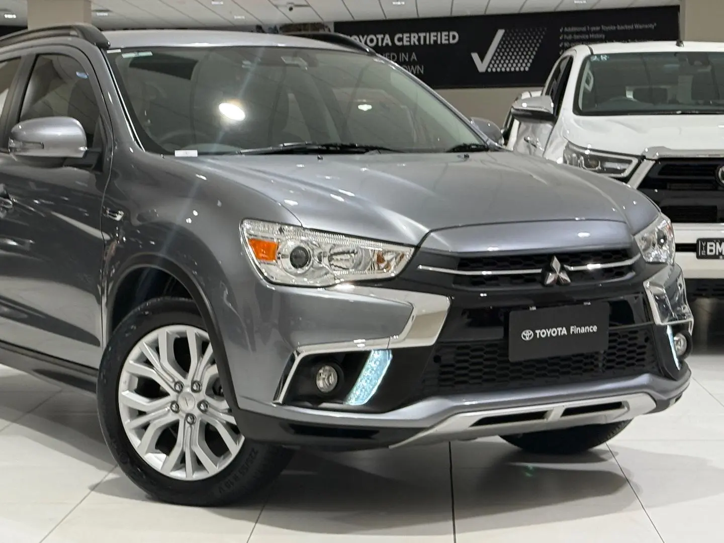 2019 Mitsubishi Asx Gallery Image 3