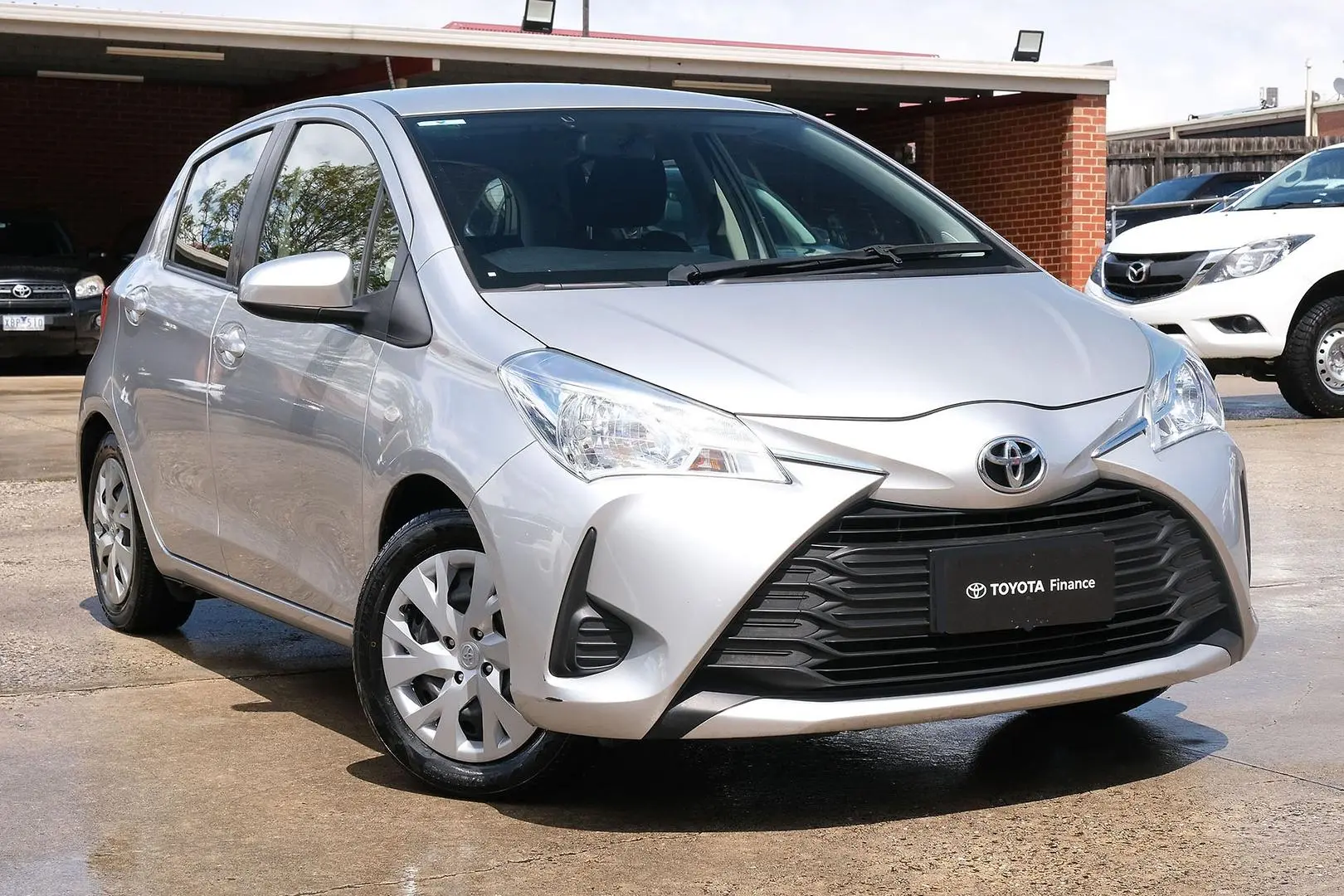 2018 Toyota Yaris Image 1