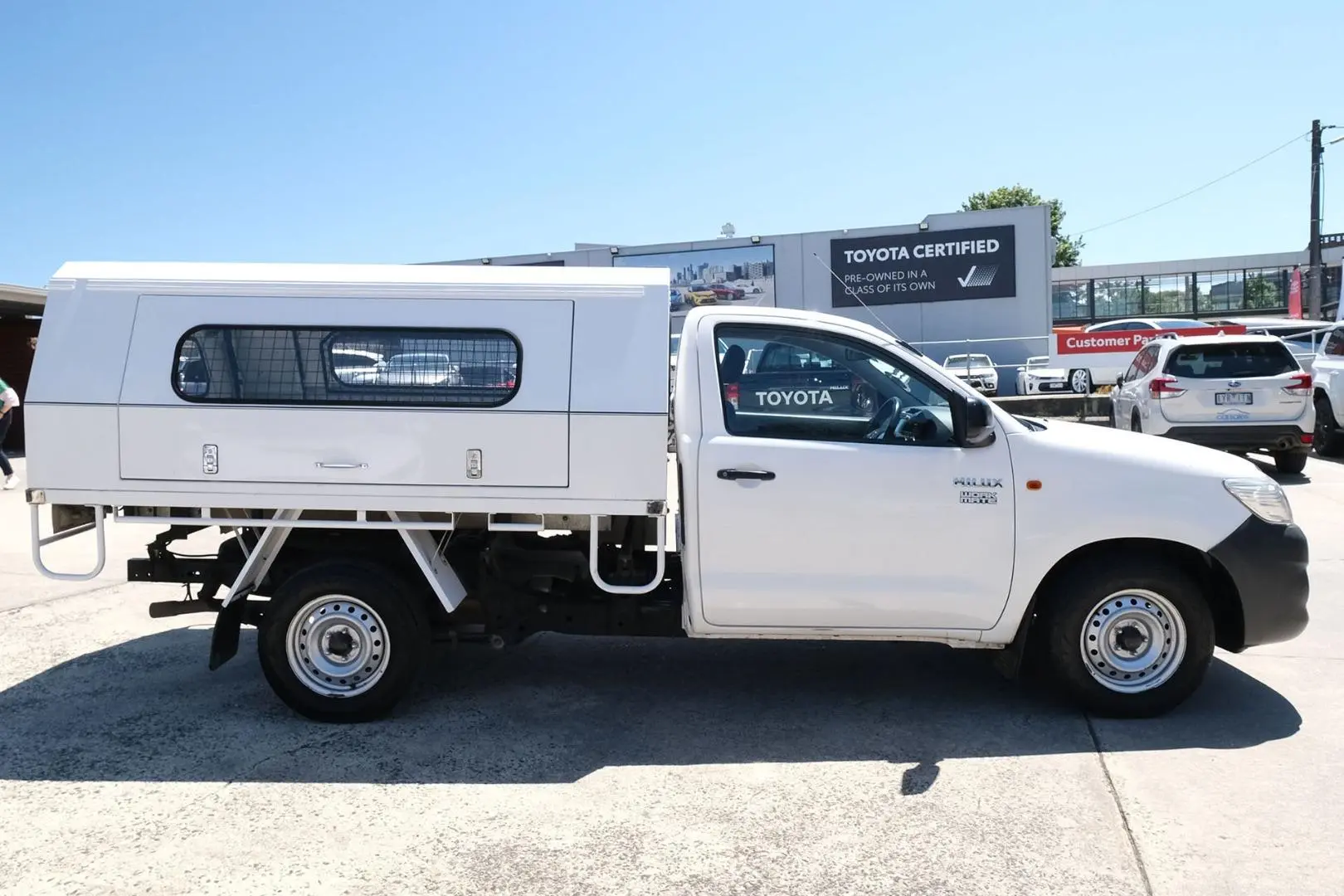 2013 Toyota Hilux Gallery Image 5