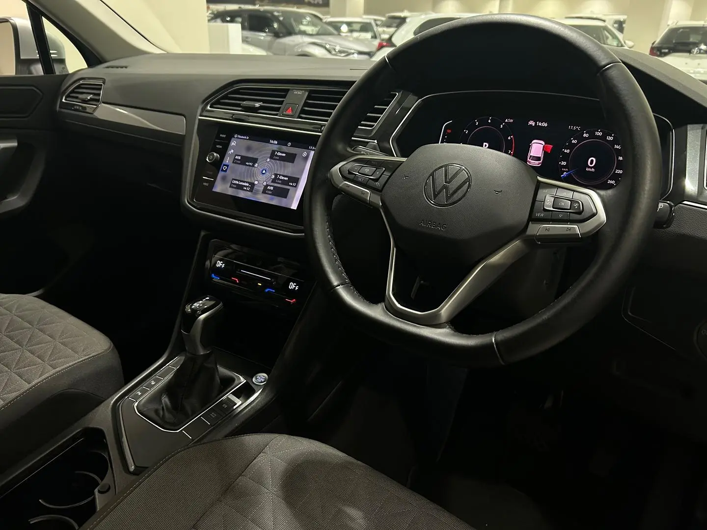 2023 Volkswagen Tiguan Gallery Image 11