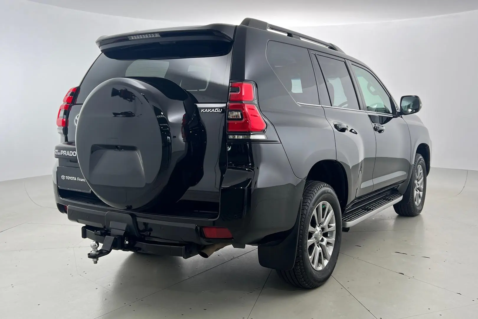 2018 Toyota Landcruiser Prado Gallery Image 7