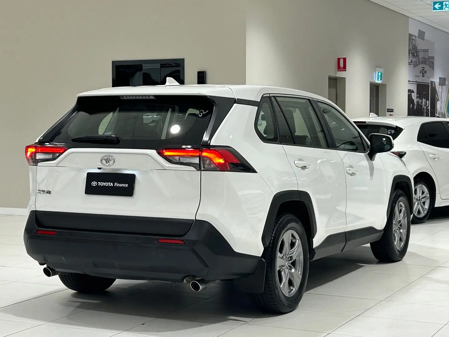 2022 Toyota RAV4 Gallery Image 10