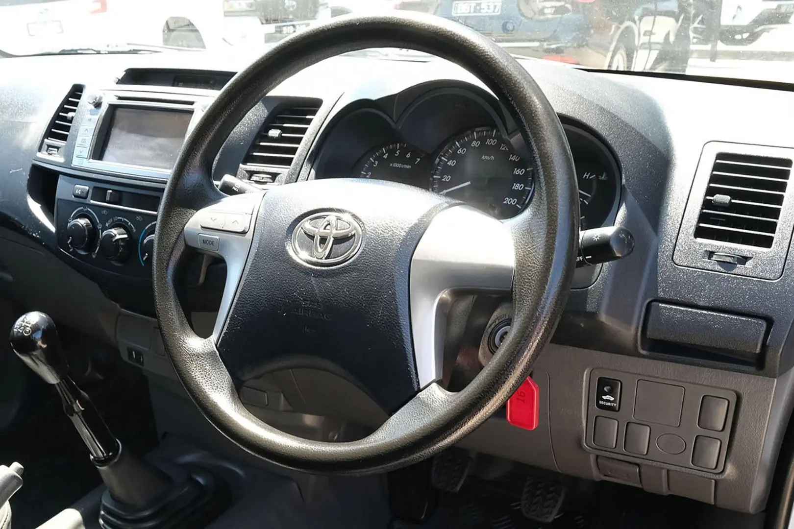 2013 Toyota Hilux Gallery Image 19