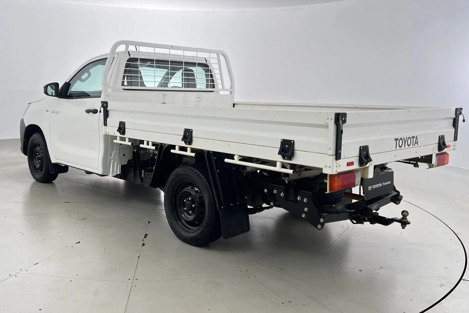 2020 Toyota Hilux Gallery Image 2