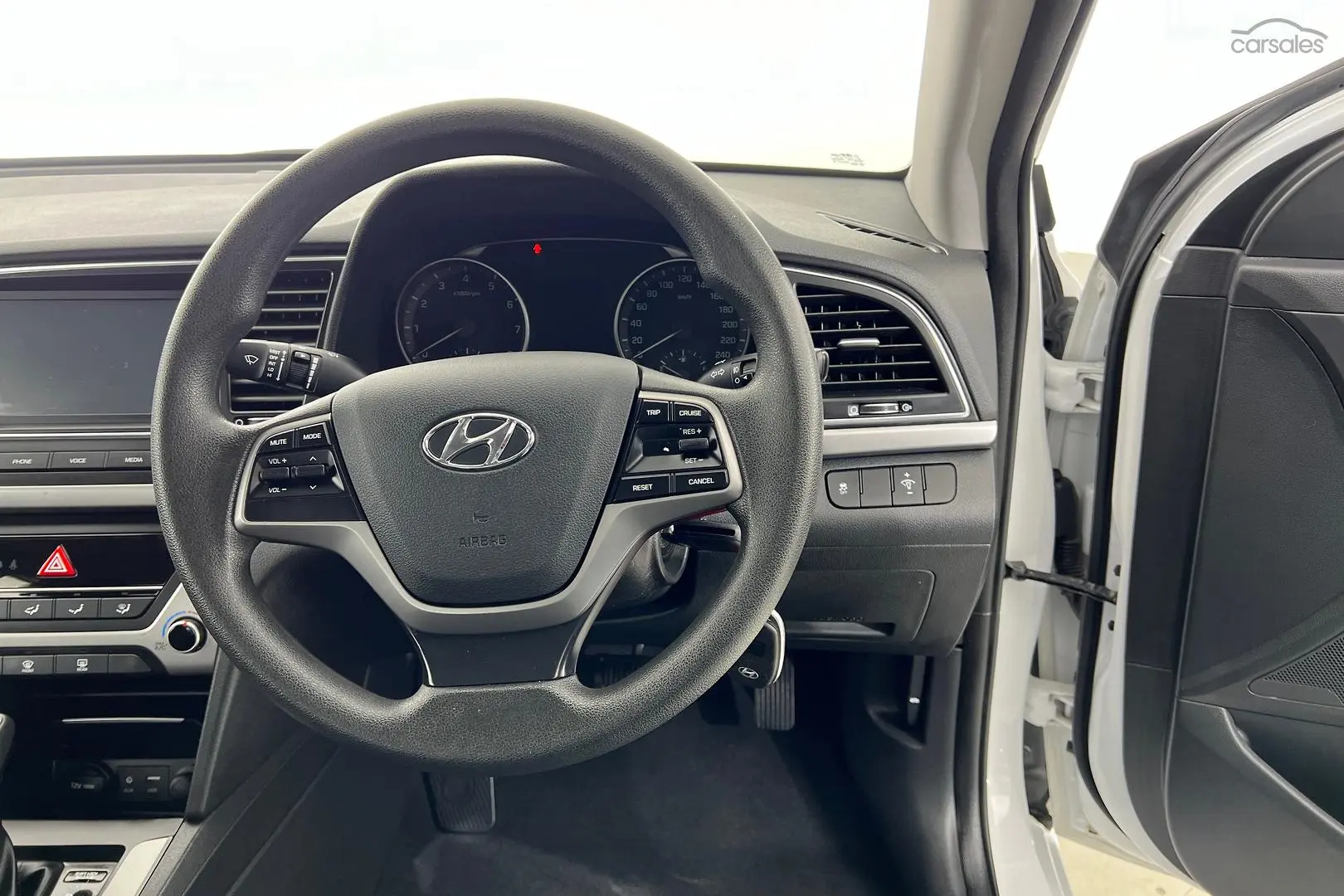 2018 Hyundai Elantra Image 14