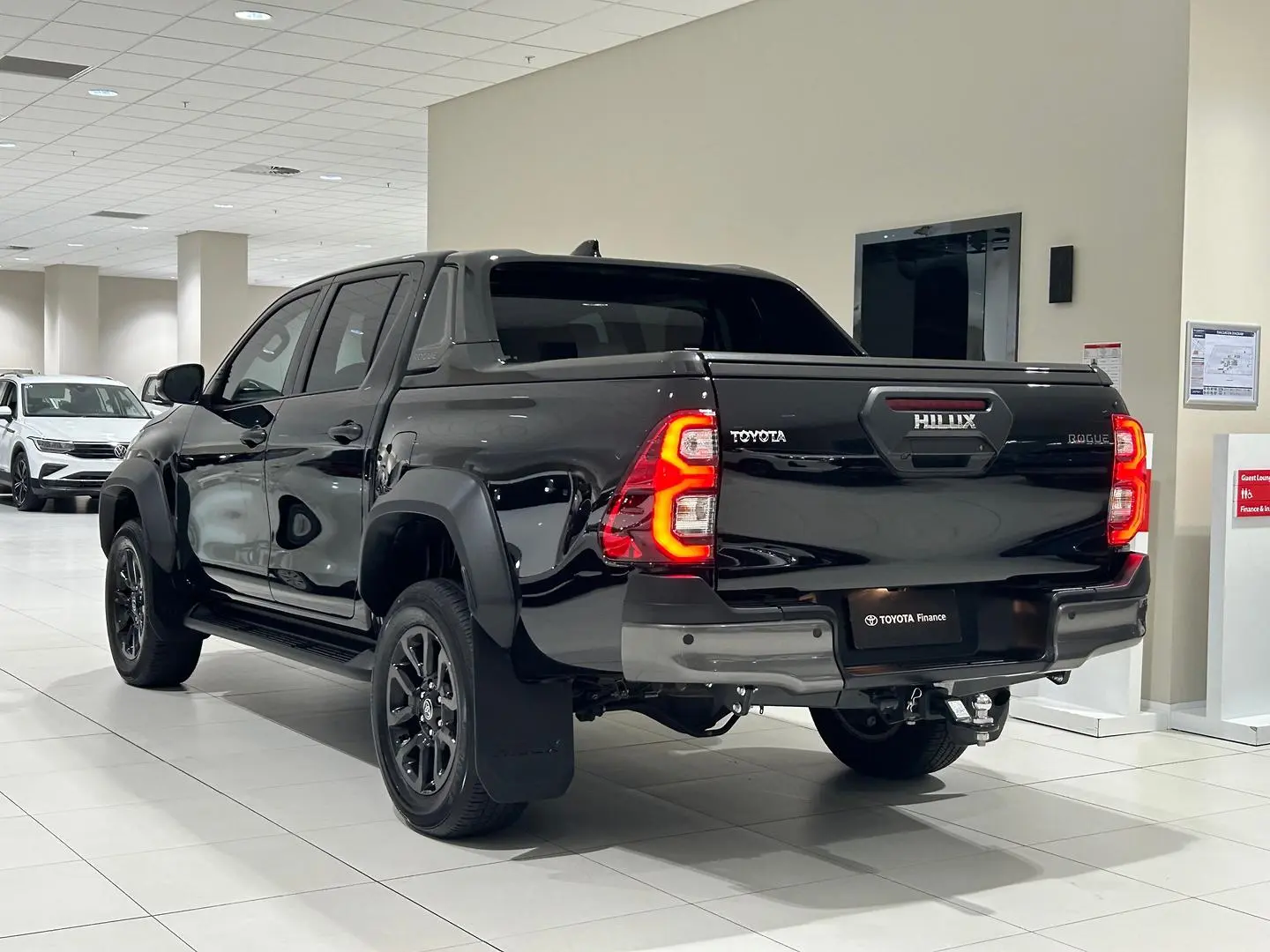 2023 Toyota Hilux Gallery Image 8