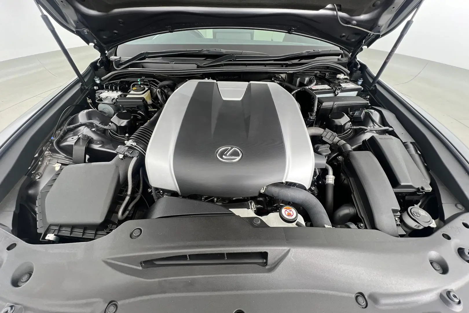 2021 Lexus IS Gallery Image 21