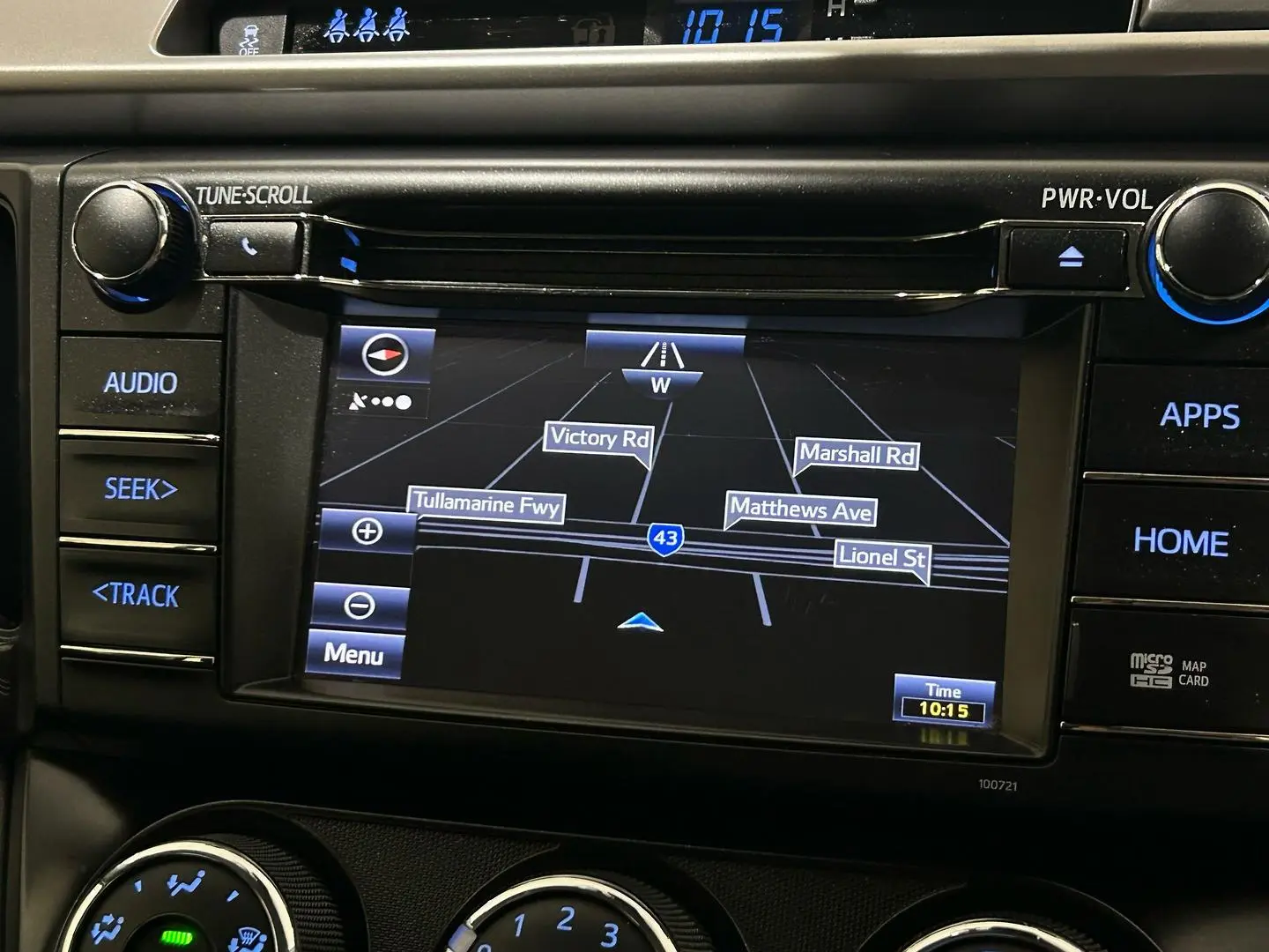 2017 Toyota RAV4 Gallery Image 11