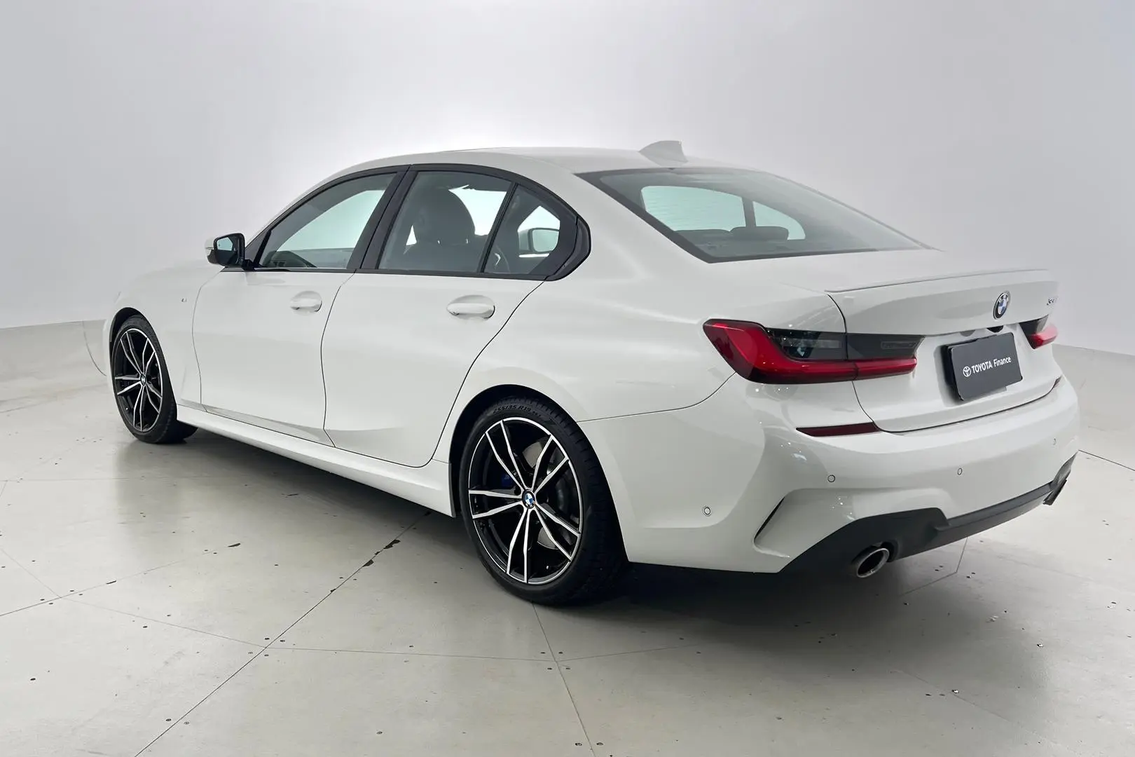 2019 BMW 3 Series Gallery Image 7