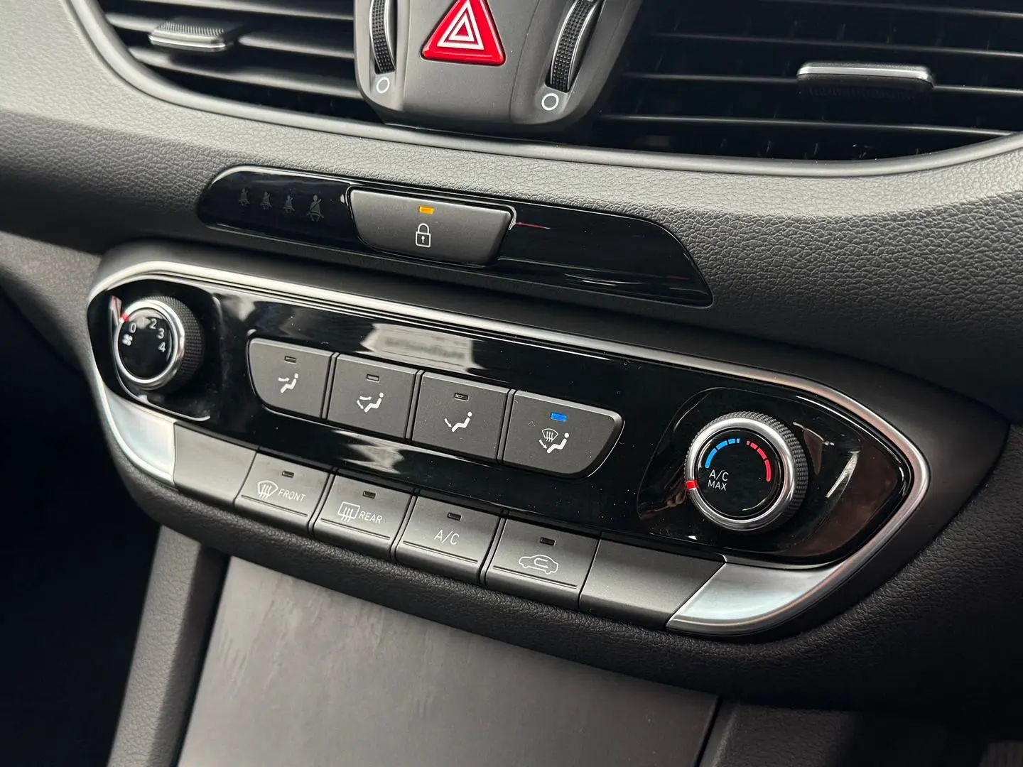 2021 Hyundai i30 Gallery Image 15