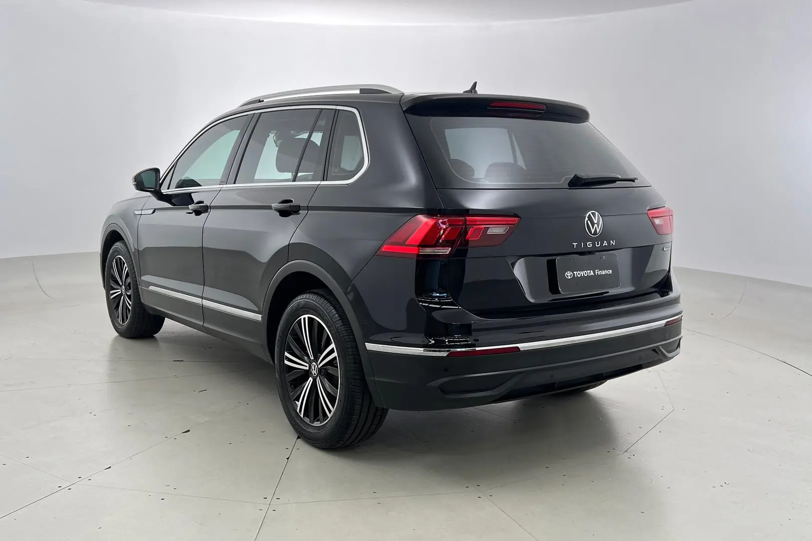 2021 Volkswagen Tiguan Gallery Image 7