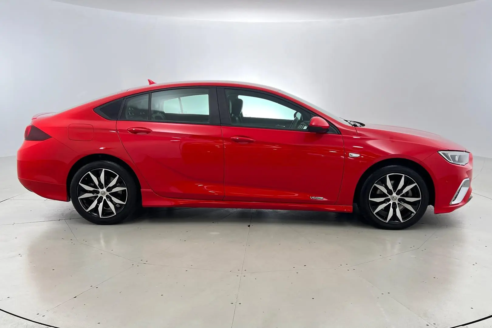 2019 Holden Commodore Gallery Image 3