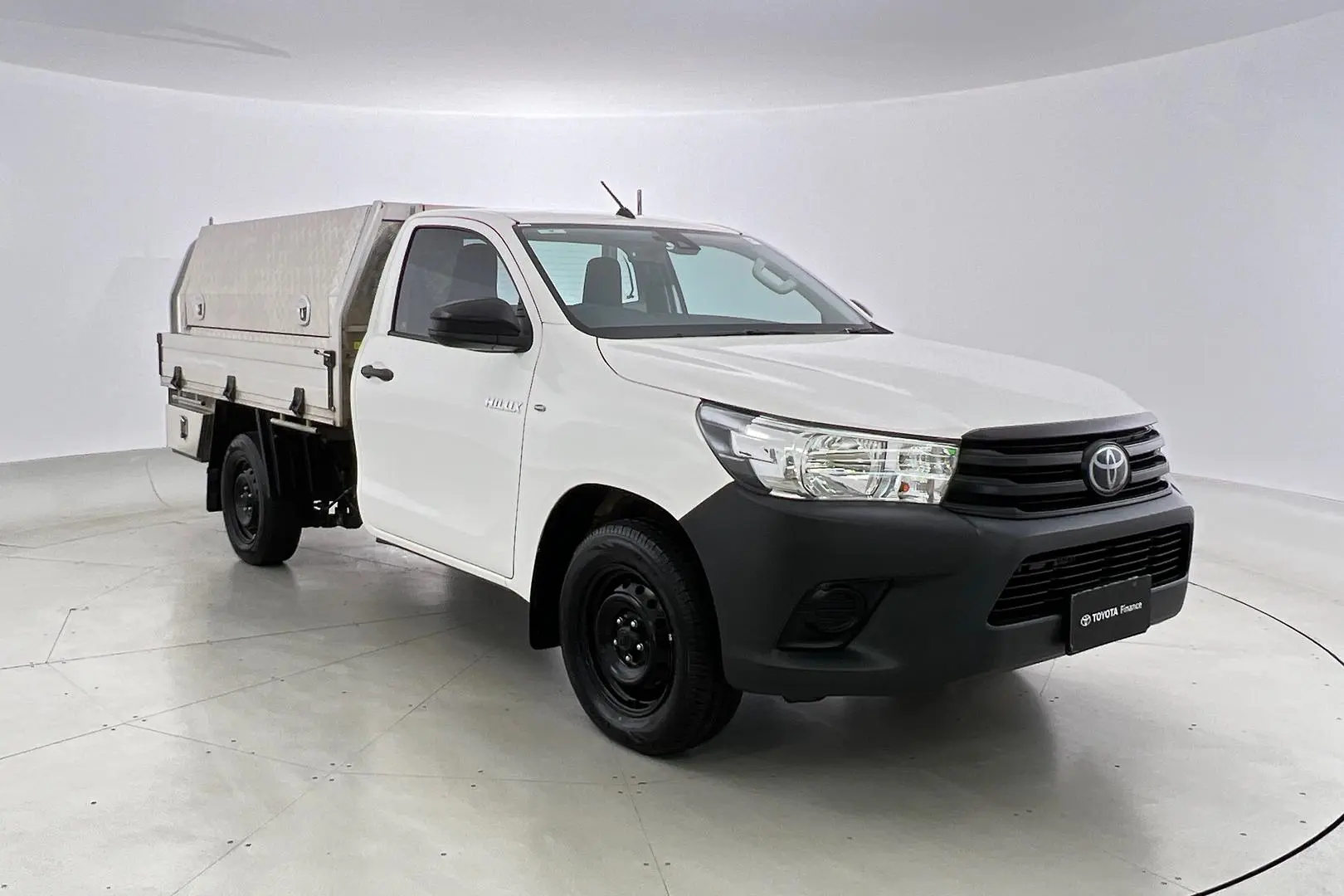 2021 Toyota Hilux Image 1