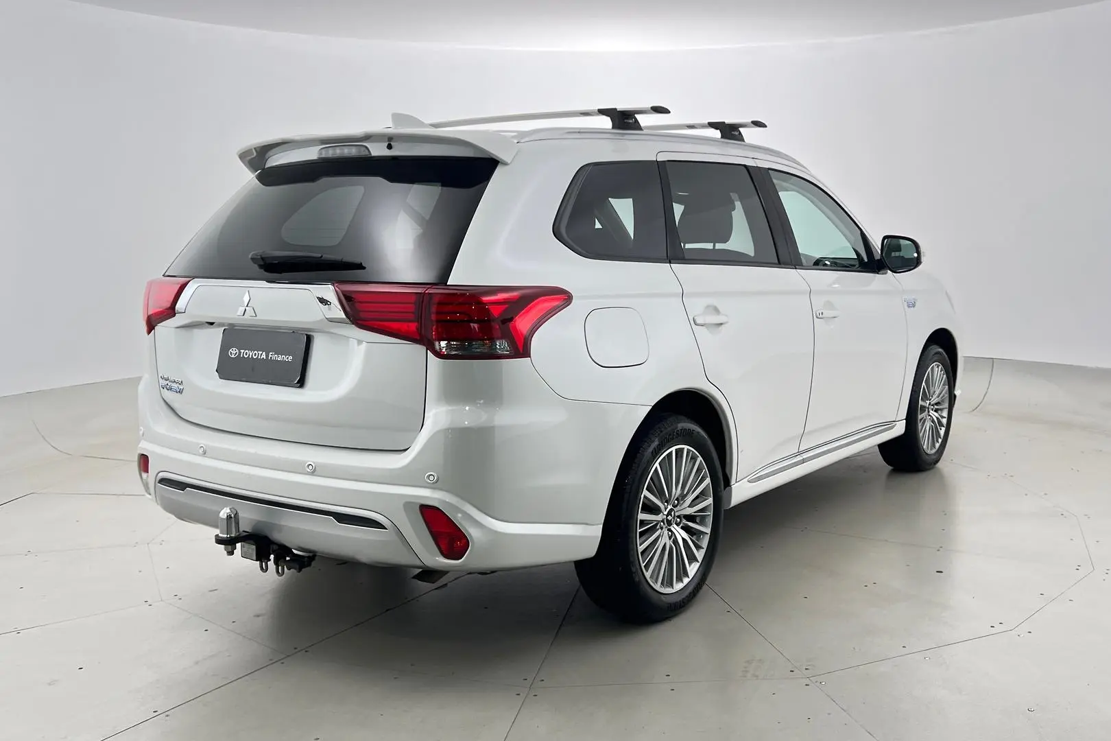 2018 Mitsubishi Outlander Gallery Image 5
