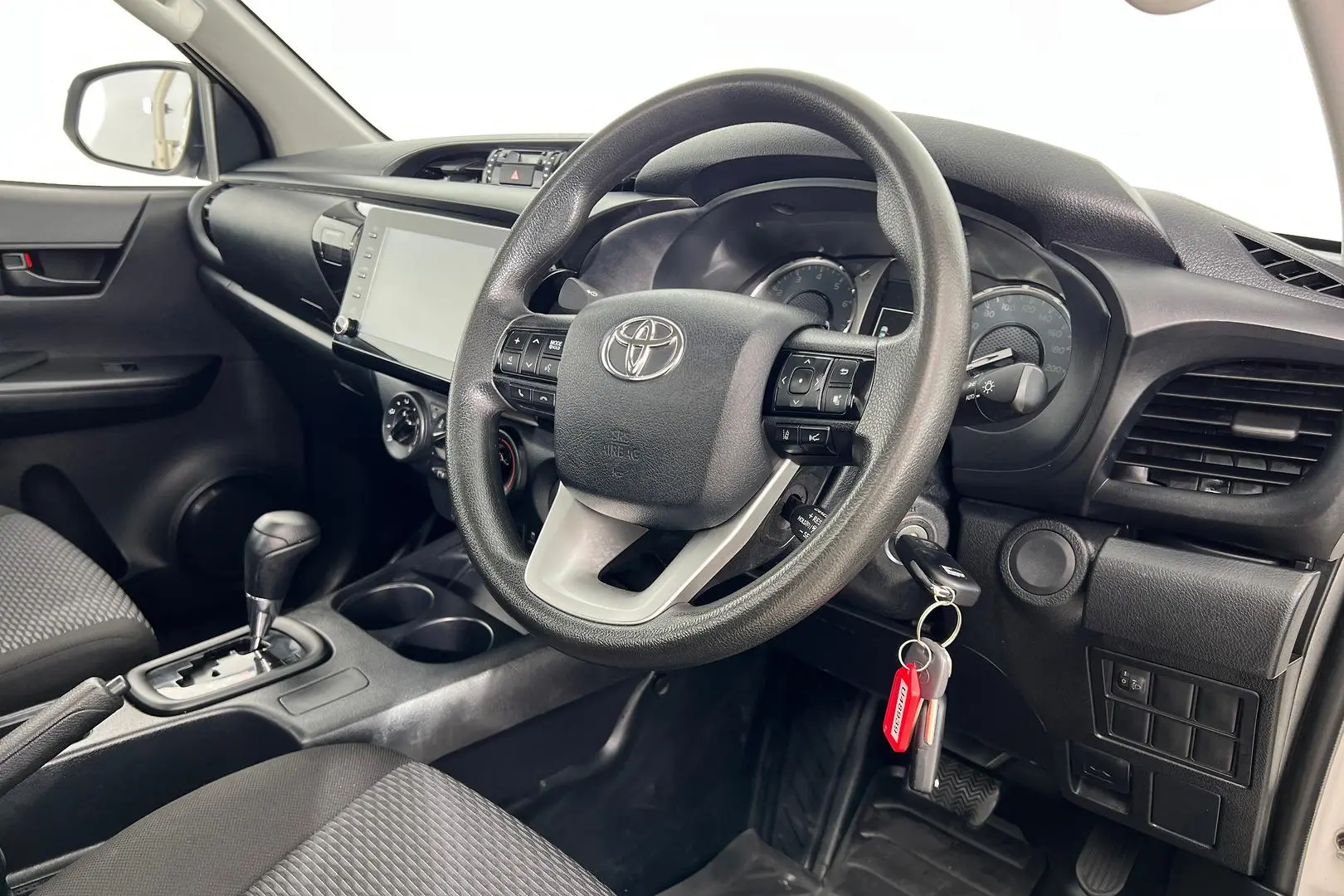 2021 Toyota Hilux Gallery Image 9