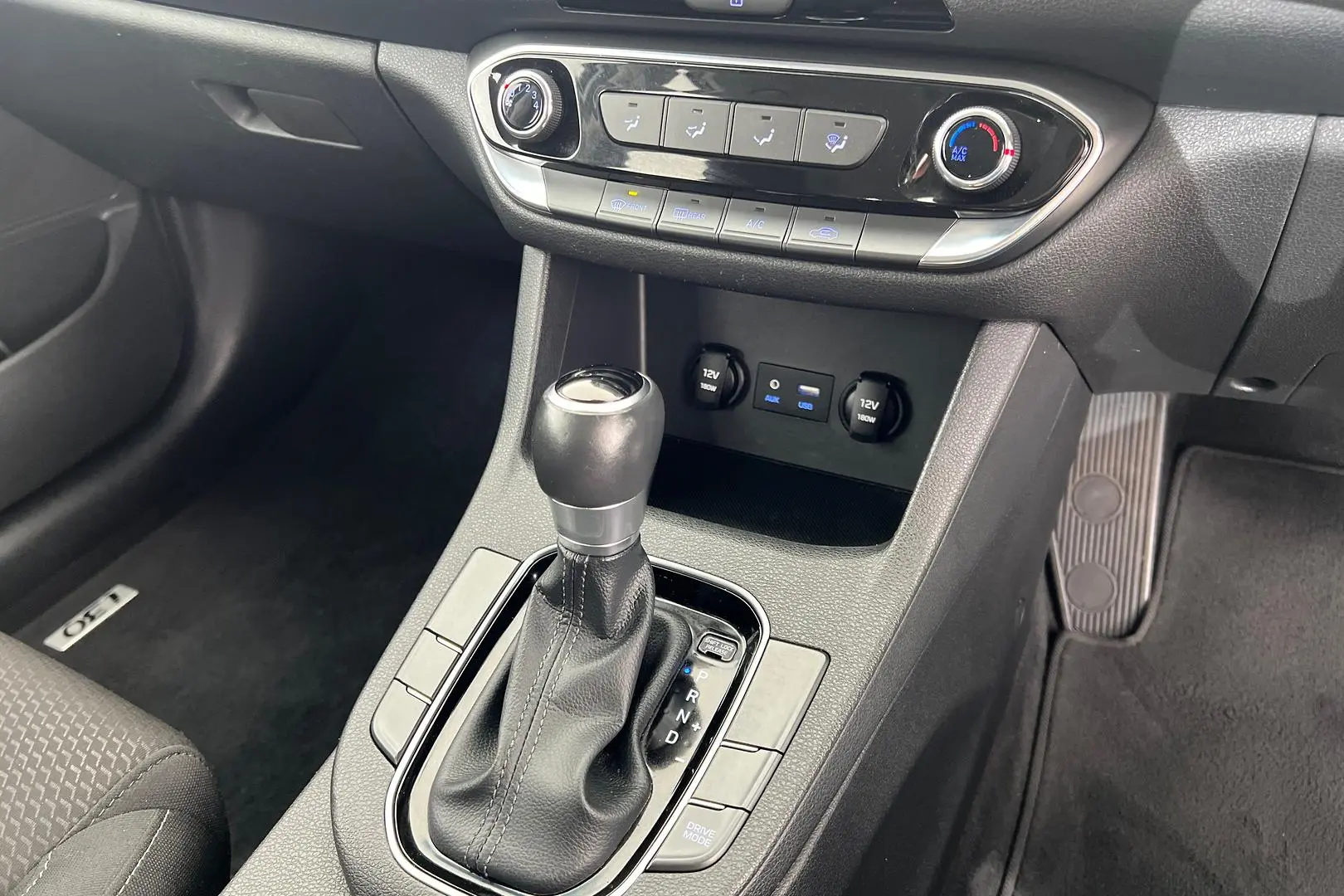 2020 Hyundai i30 Gallery Image 12