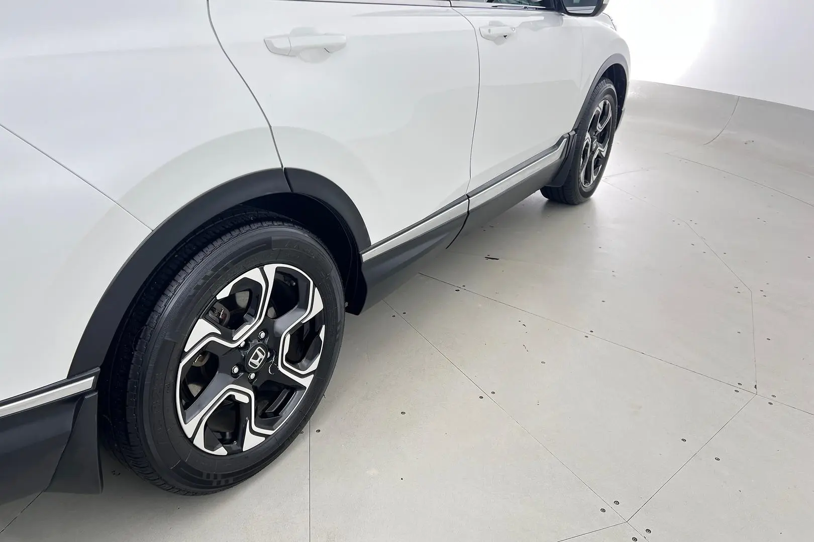2017 Honda CR-V Gallery Image 5