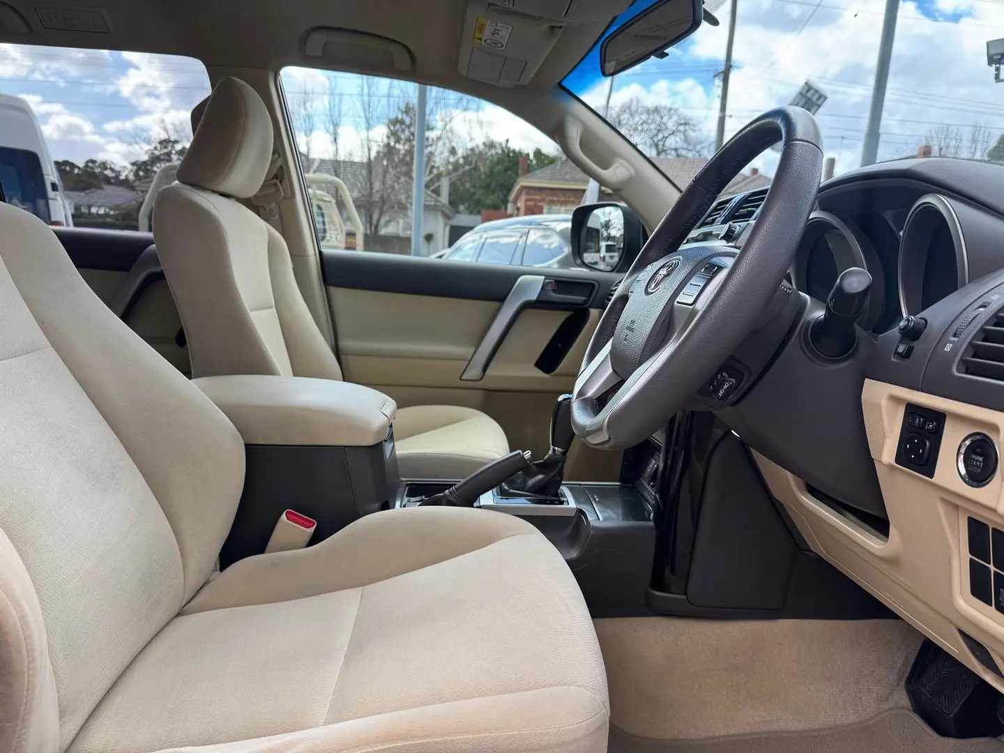 2014 Toyota Landcruiser Prado Gallery Image 12