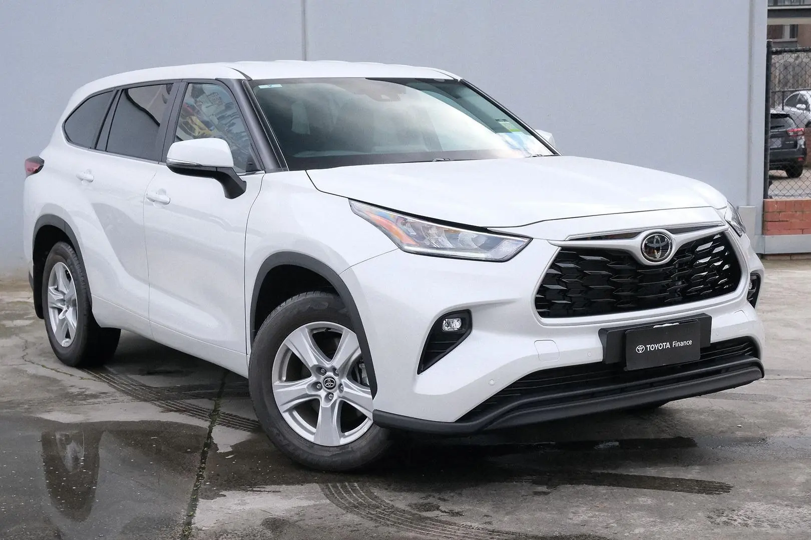 2023 Toyota Kluger Gallery Image 1