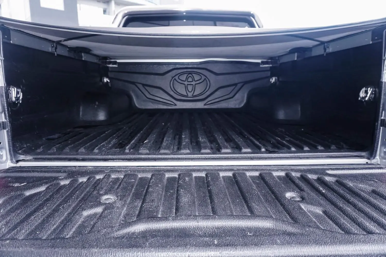 2018 Toyota Hilux Gallery Image 18