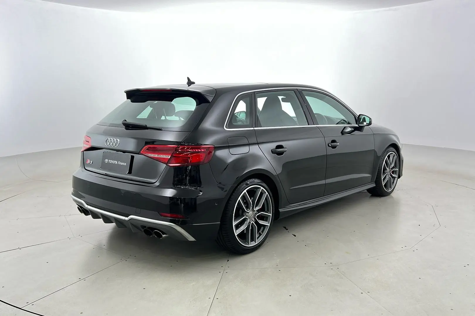 2018 Audi S3 Gallery Image 5