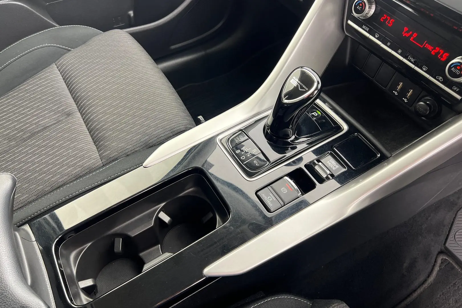 2023 Mitsubishi Eclipse Cross Gallery Image 18