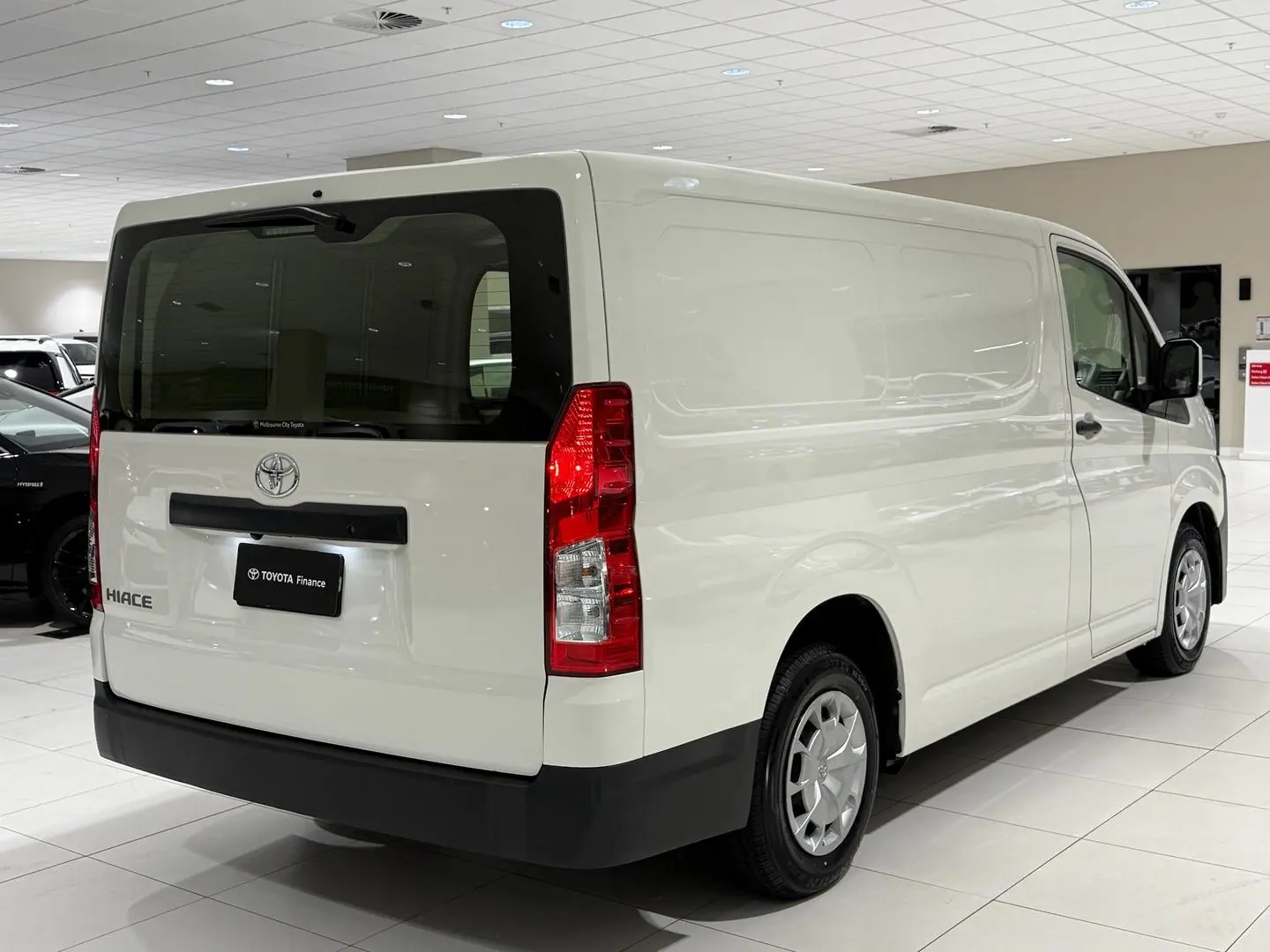 2022 Toyota Hiace Gallery Image 10