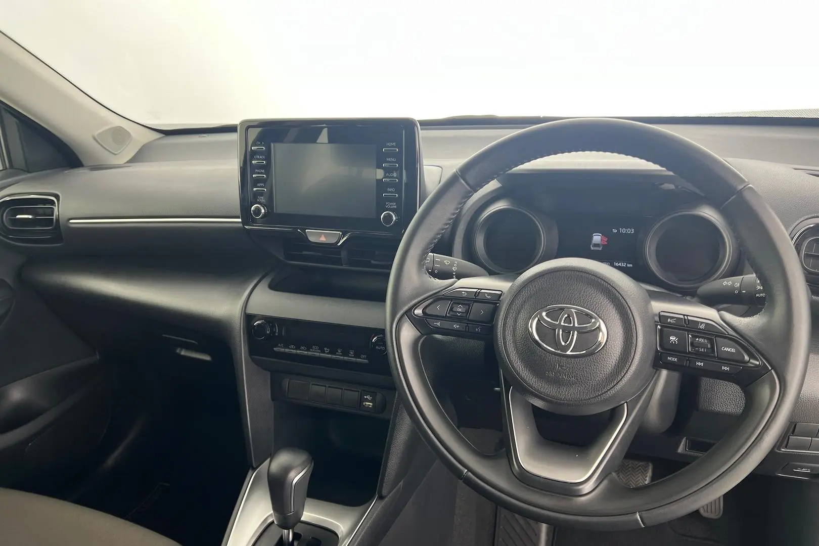 2023 Toyota Yaris Cross Gallery Image 2