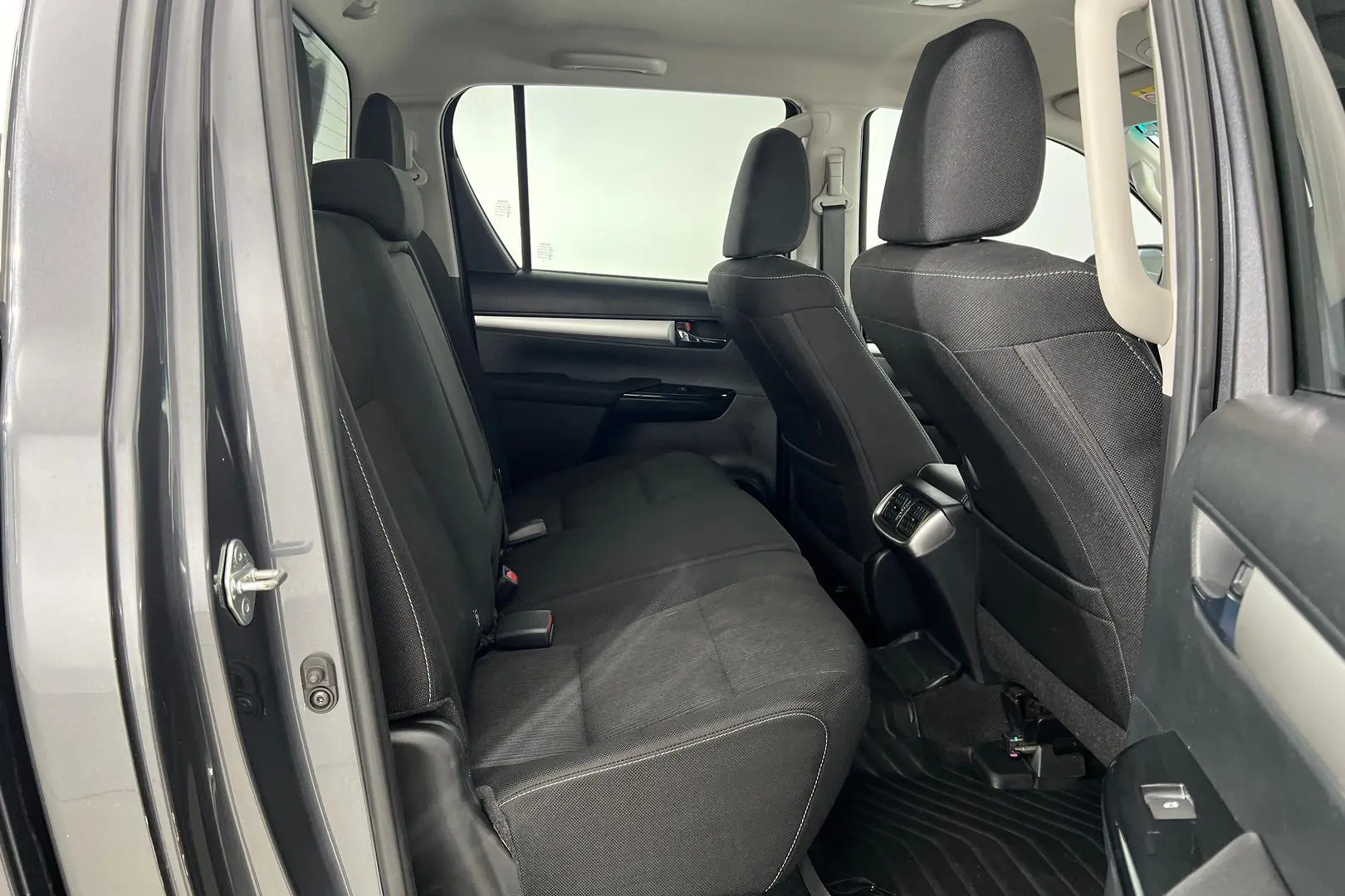 2023 Toyota Hilux Gallery Image 19