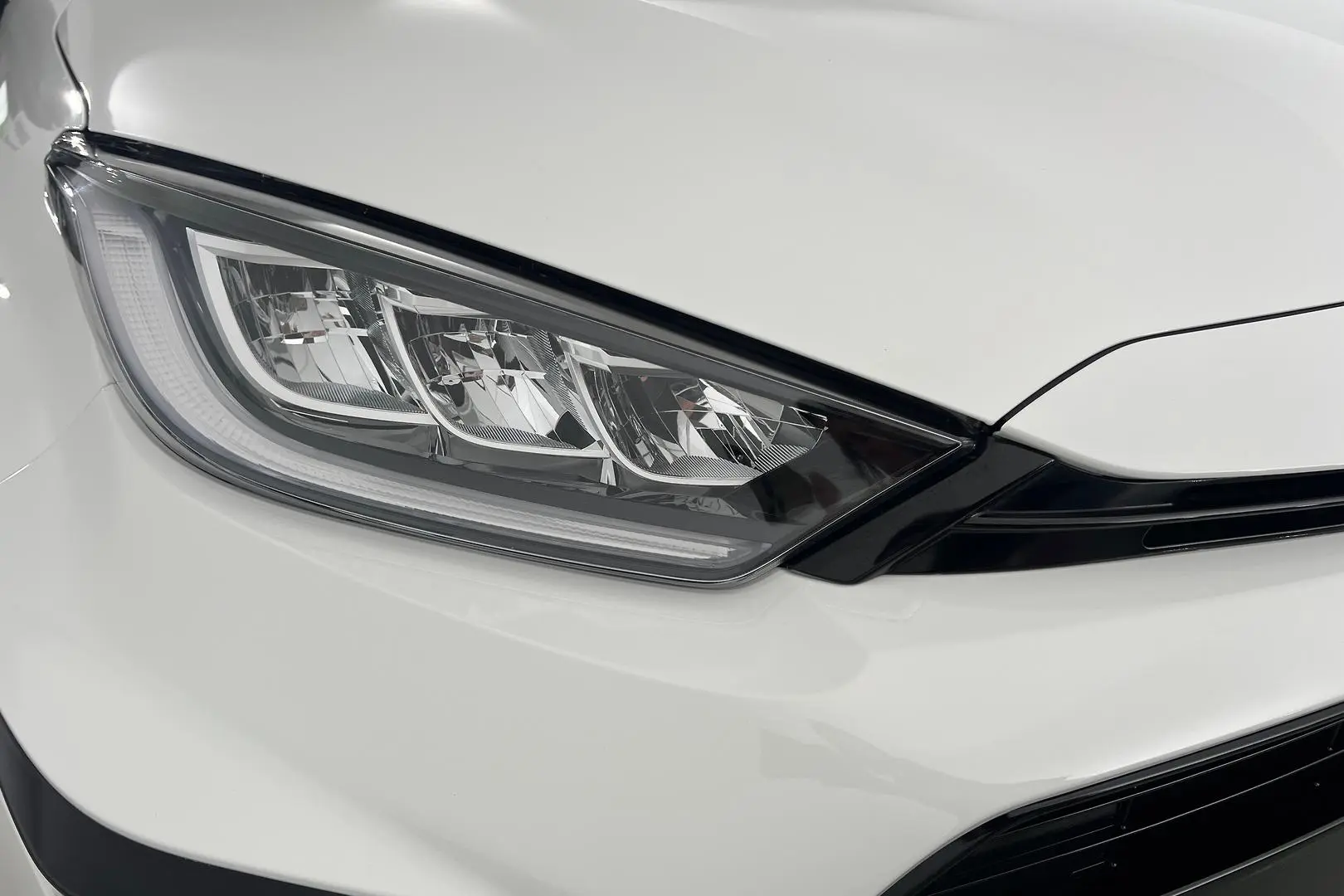 2021 Toyota Yaris Gallery Image 12