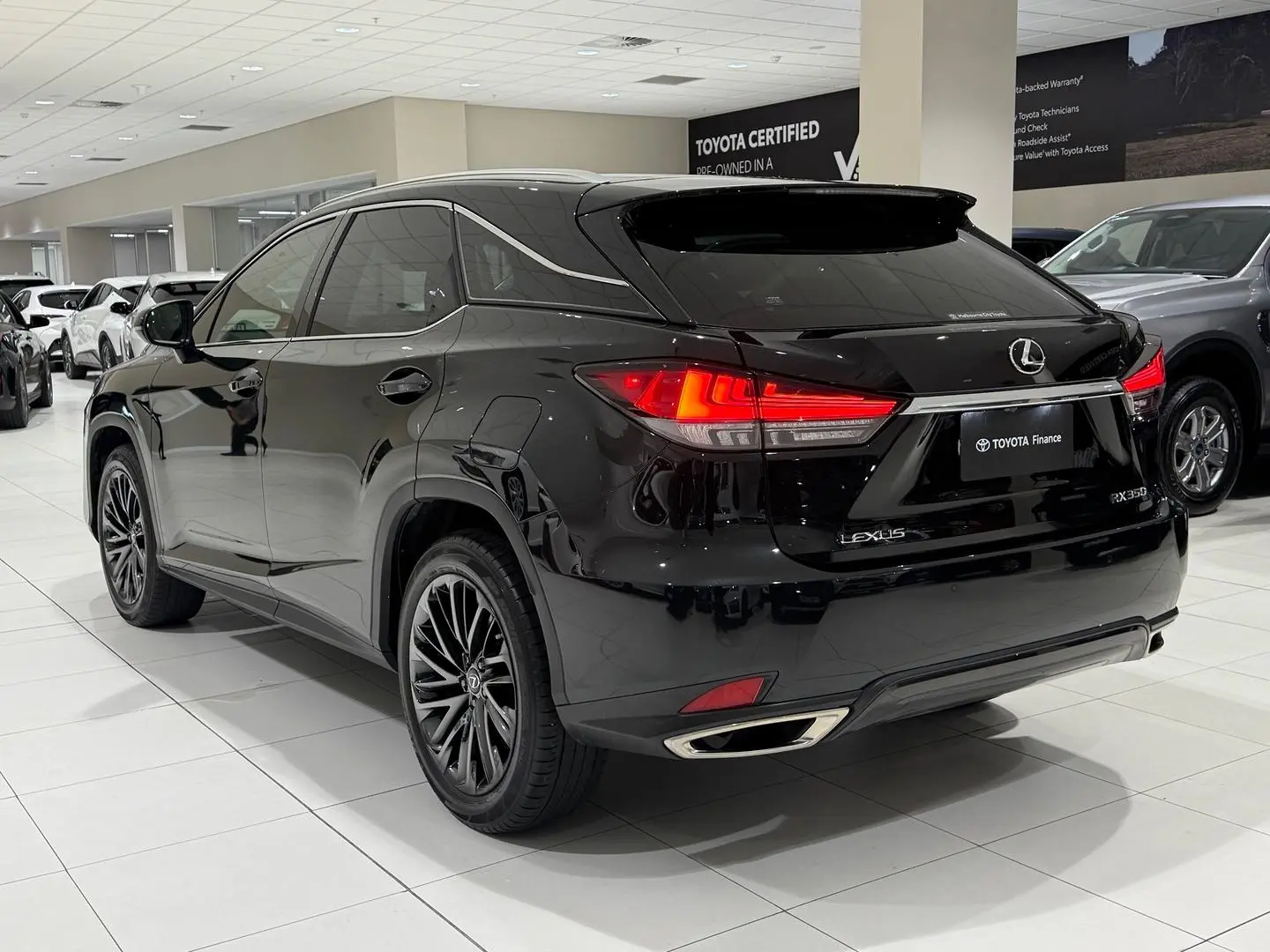 2022 Lexus RX Gallery Image 8